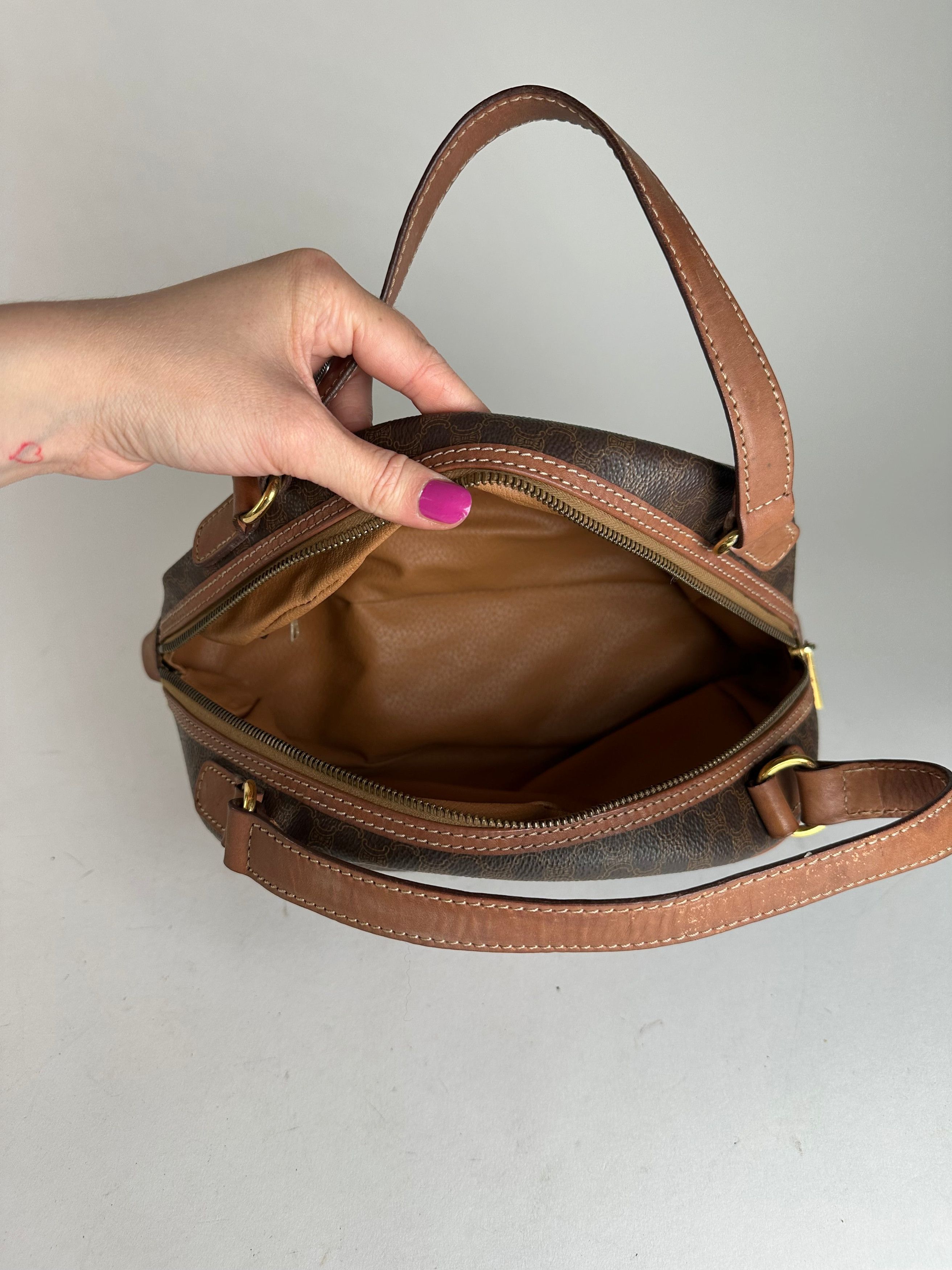 Celine Vintage Paris Triomphe Monogram Leather Handbag Brown Size ONE SIZE - 11 Thumbnail
