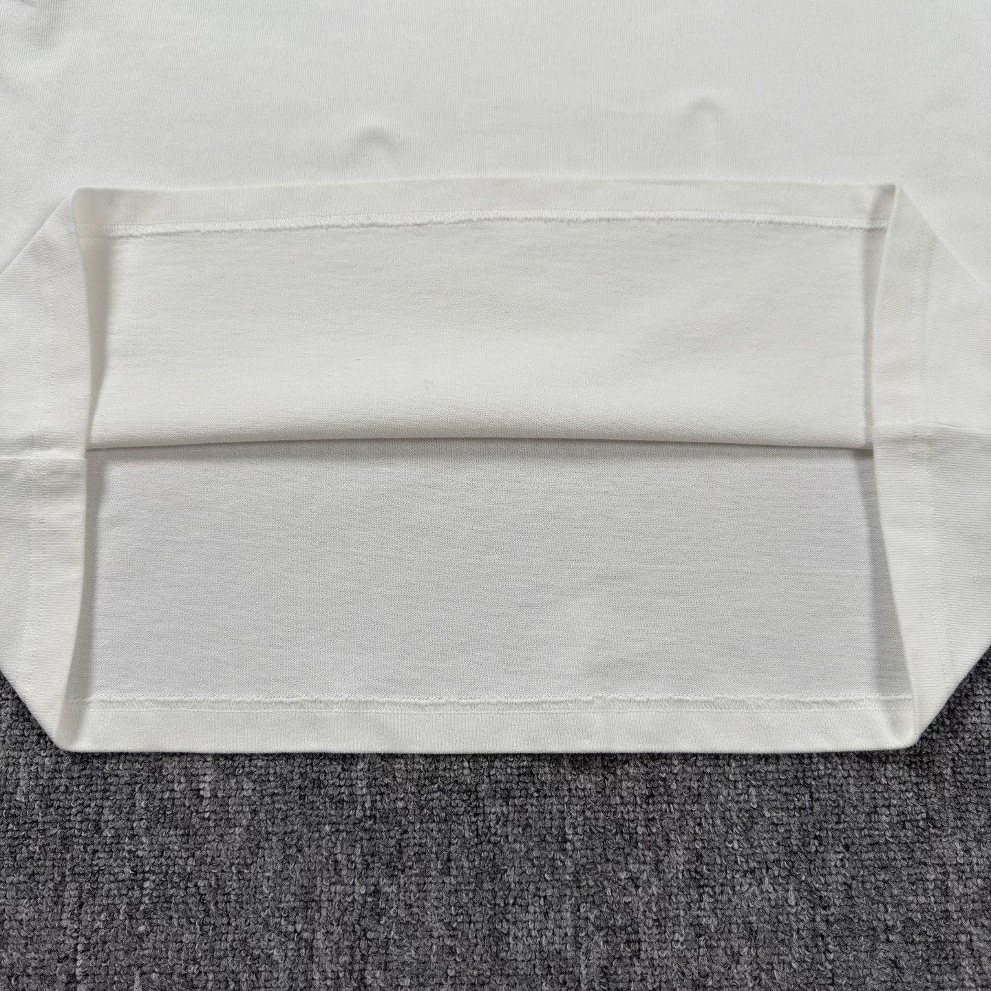 Louis Vuitton LV White Rainbow Short-sleeve Tee Size US XL / EU 56 / 4 - 6 Thumbnail