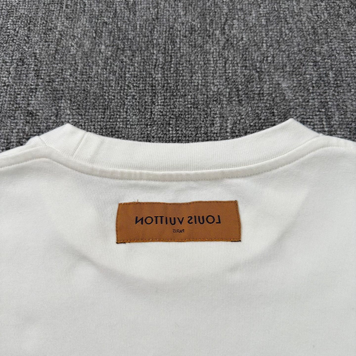 Louis Vuitton LV White Rainbow Short-sleeve Tee Size US XL / EU 56 / 4 - 8 Thumbnail