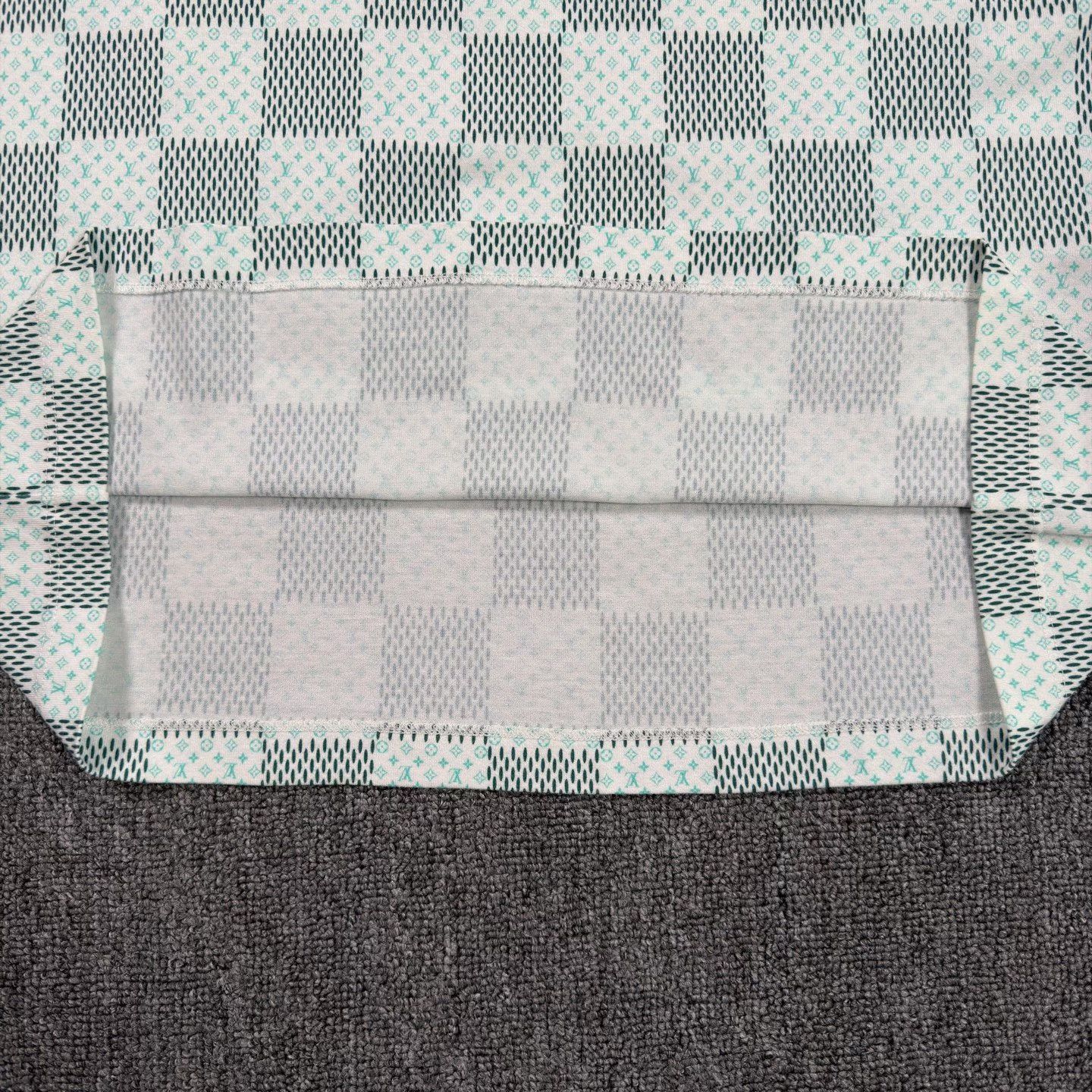 Louis Vuitton LV White Green Checkerboard Print T-shirt Size US M / EU 48-50 / 2 - 7 Thumbnail