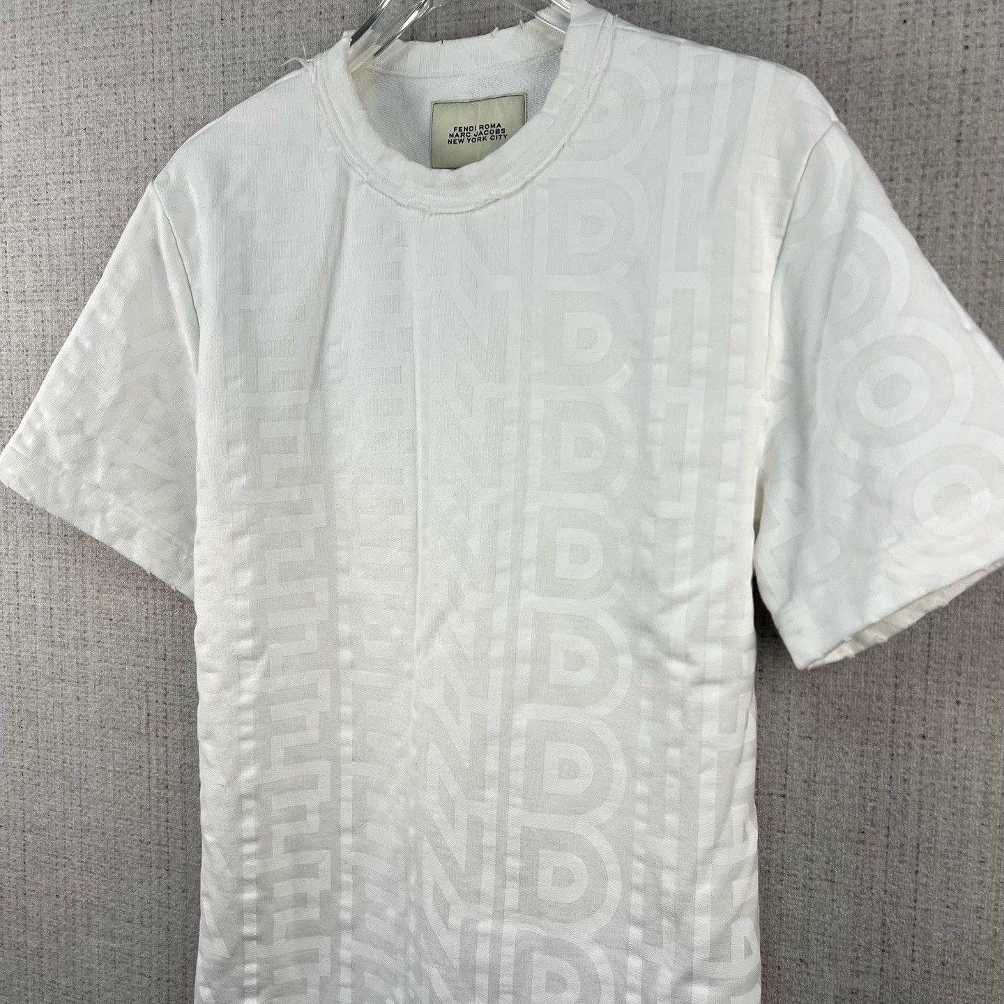 Fendi Fendi Solid Letter Print Crewneck Short Sleeve Size XS / US 0-2 / IT 36-38 - 2 Thumbnail