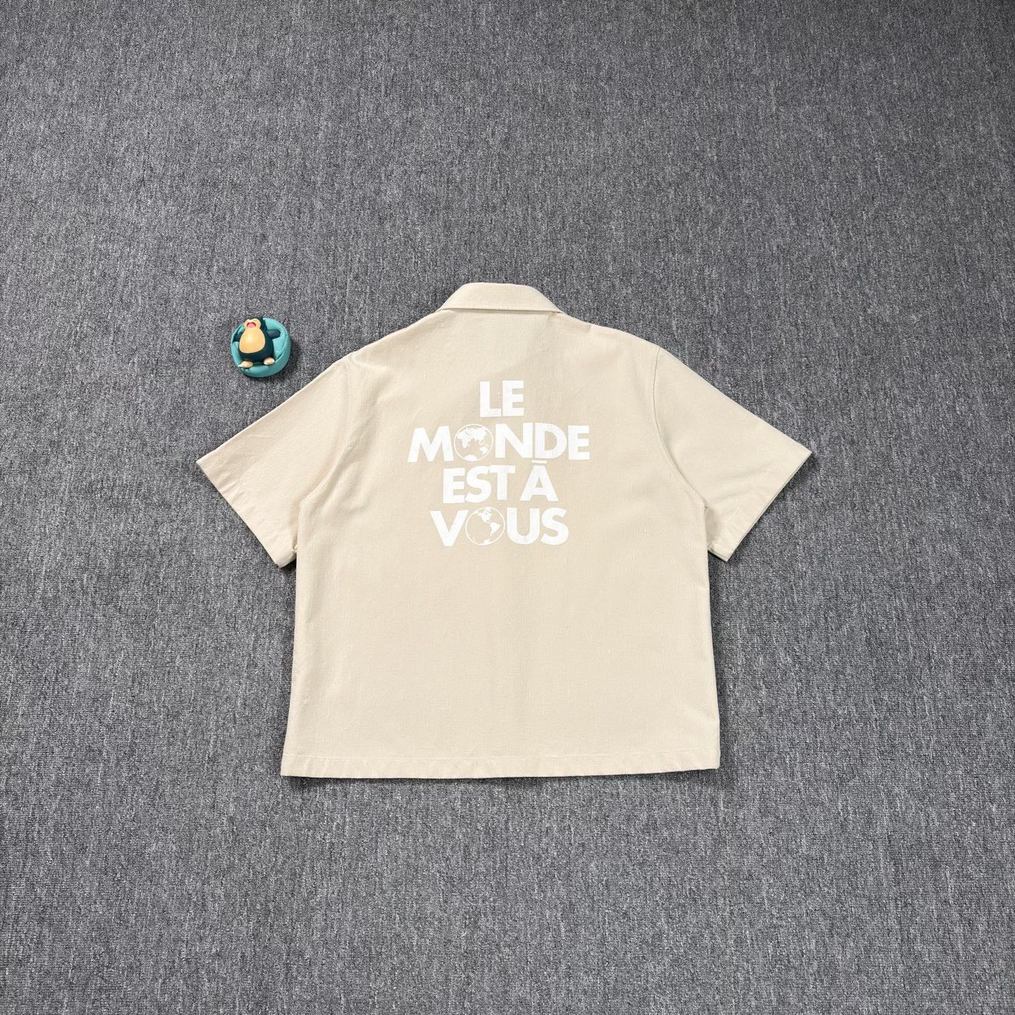 Louis Vuitton LV 25 Beige Leather Logo Short-Sleeve Shirt Size US L / EU 52-54 / 3 - 2 Thumbnail