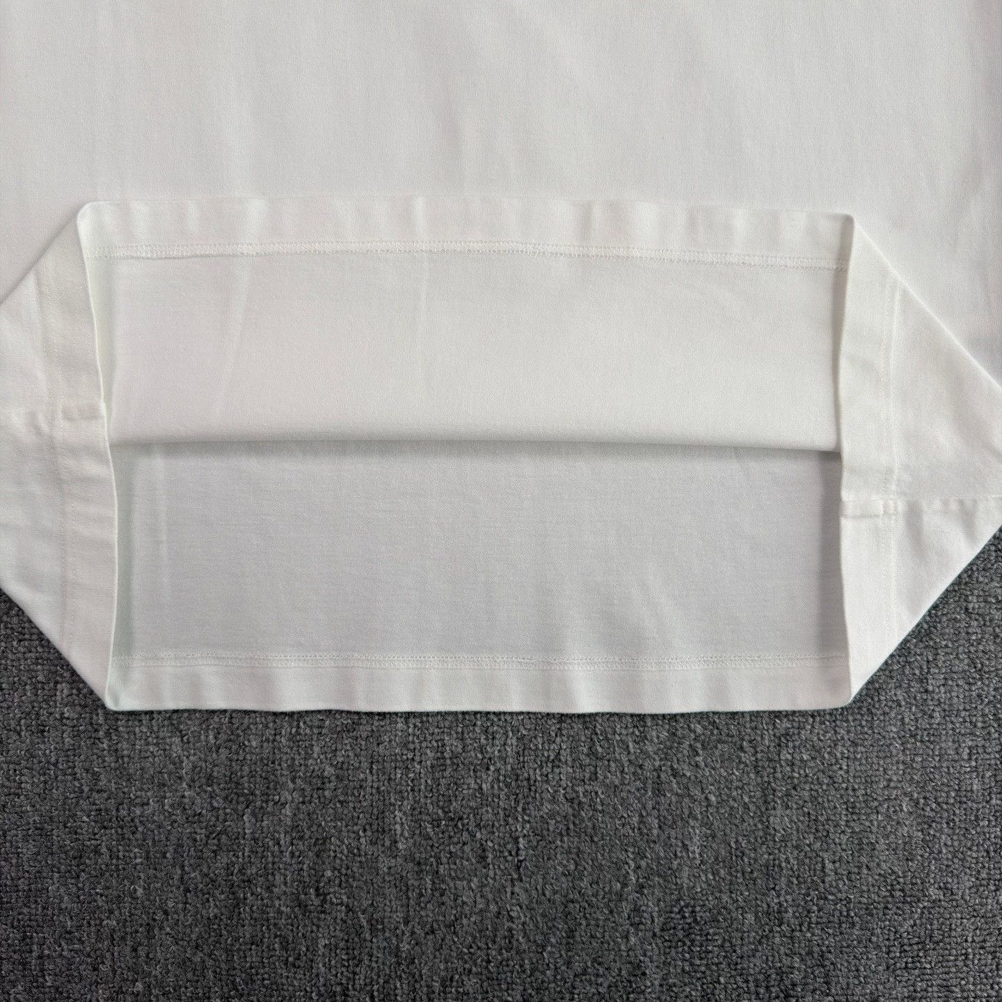 Louis Vuitton LV 25 Embossed Logo White T-Shirt Size US M / EU 48-50 / 2 - 7 Thumbnail