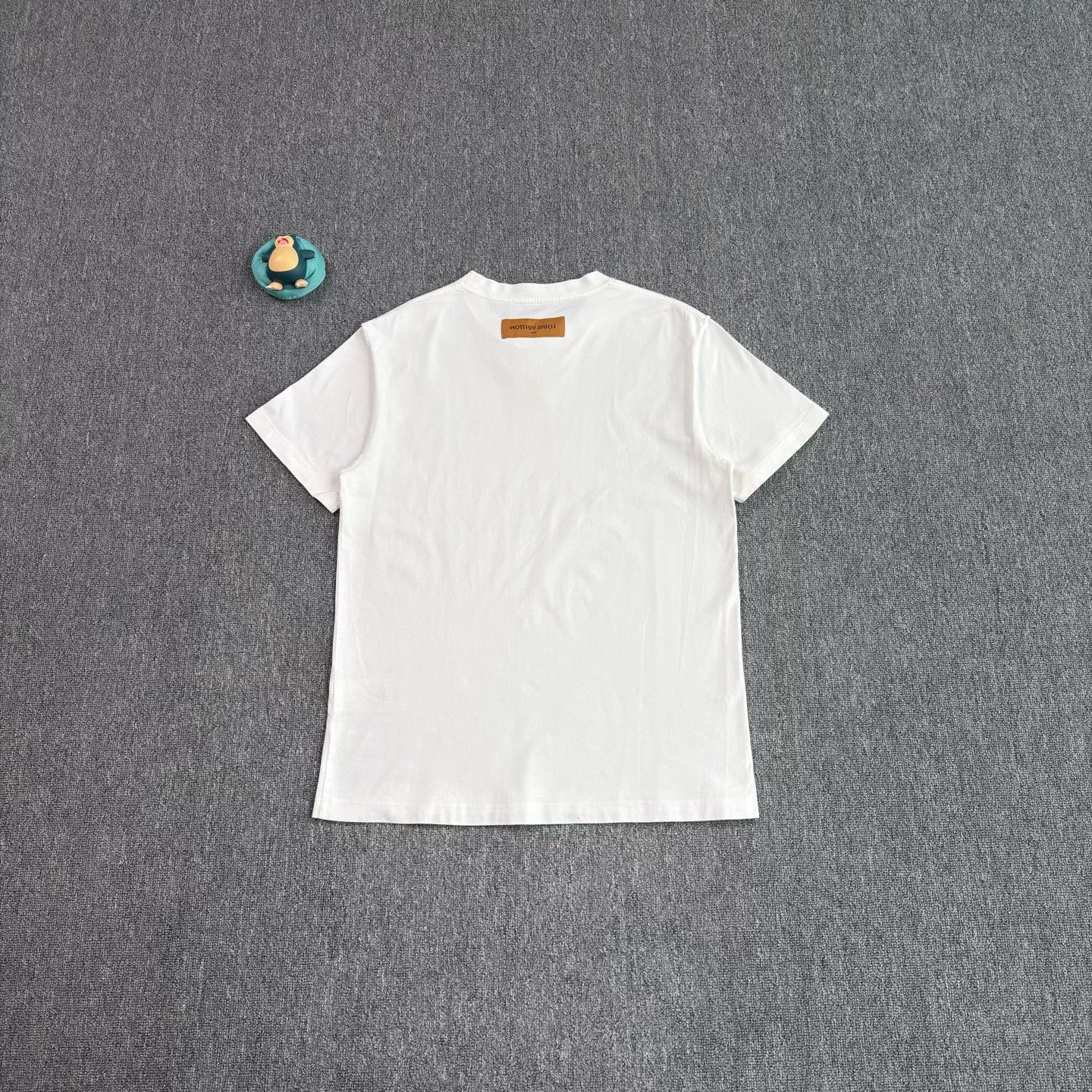 Louis Vuitton LV 25 Embossed Logo White T-Shirt Size US M / EU 48-50 / 2 - 2 Thumbnail