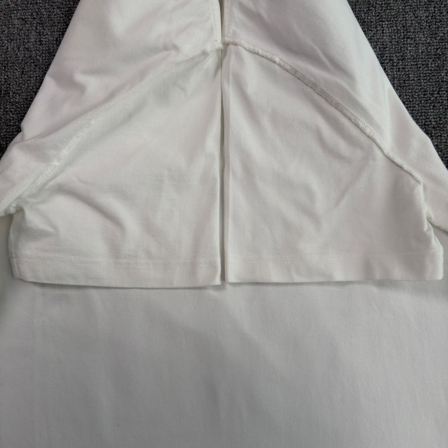 Louis Vuitton LV 25 Embossed Logo White T-Shirt Size US M / EU 48-50 / 2 - 6 Thumbnail