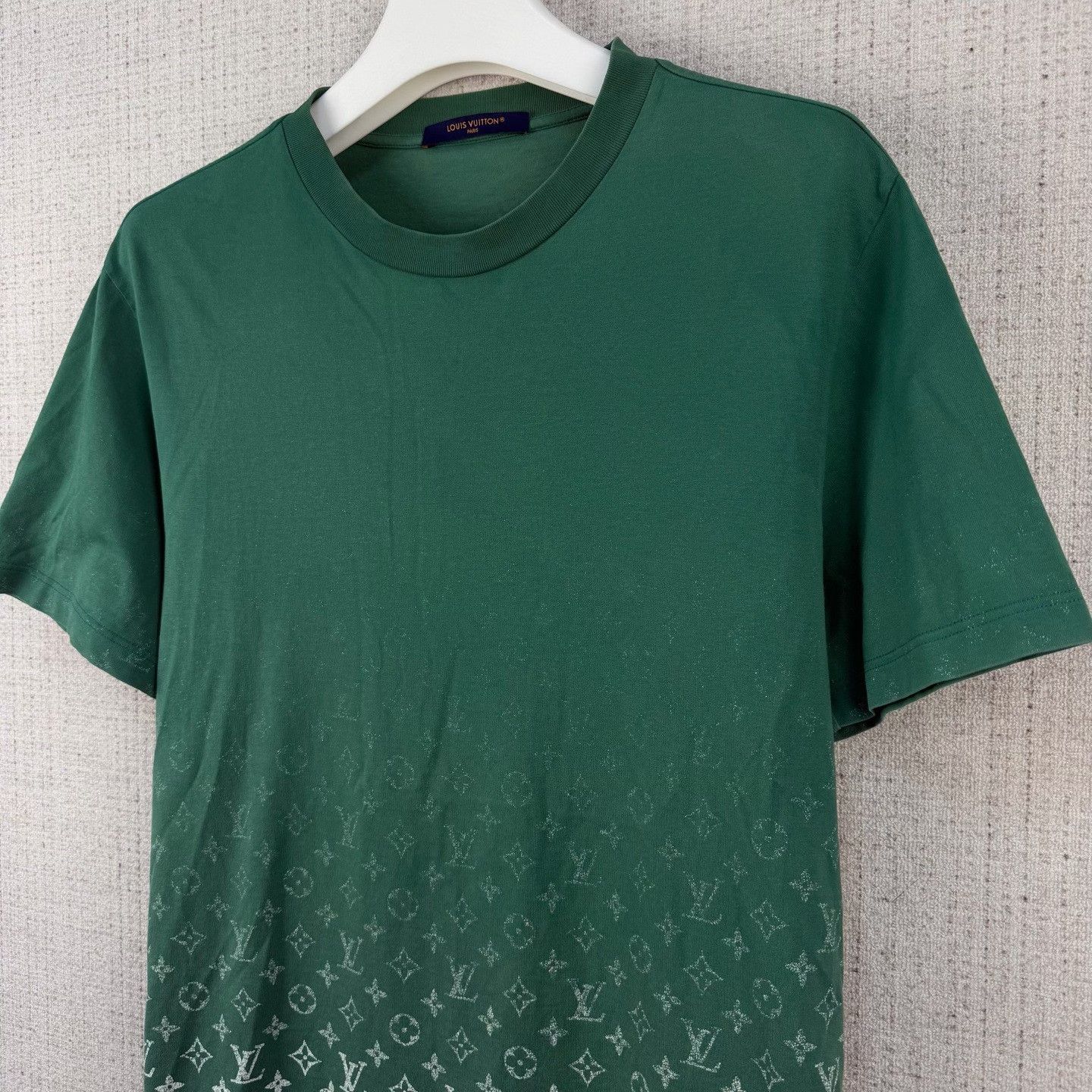 Louis Vuitton Louis Vuitton FW23 Logo Gradient Print T-Shirt Size US XL / EU 56 / 4 - 2 Thumbnail