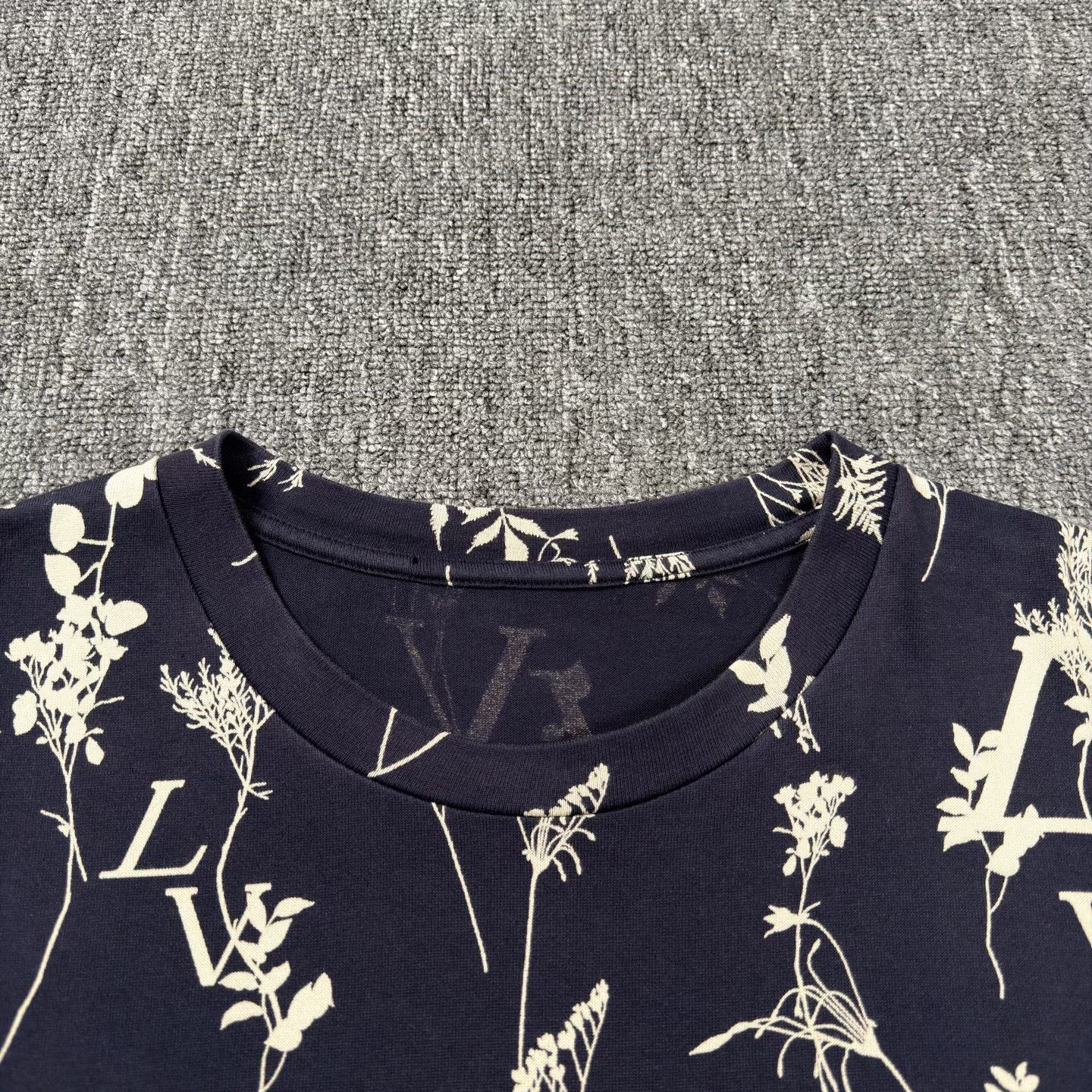 Louis Vuitton LV Floral Print Navy Short-Sleeve Size US XL / EU 56 / 4 - 3 Thumbnail