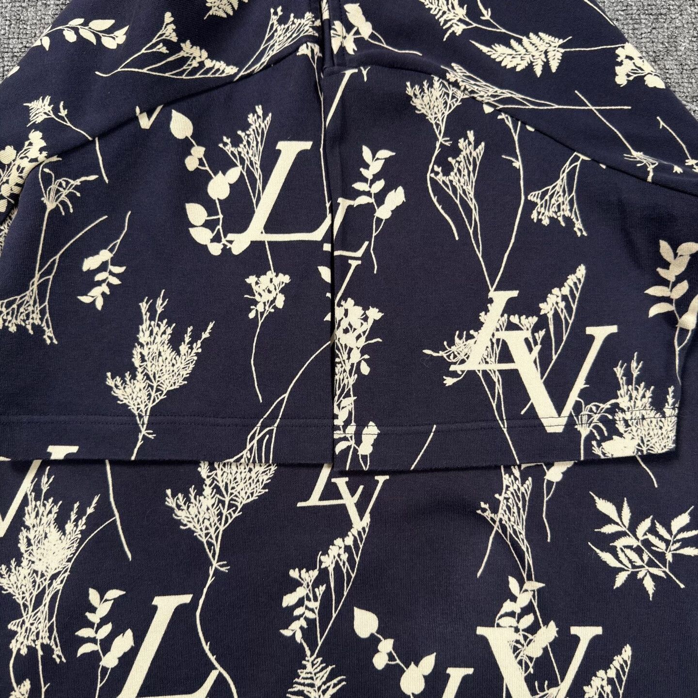 Louis Vuitton LV Floral Print Navy Short-Sleeve Size US XL / EU 56 / 4 - 5 Thumbnail