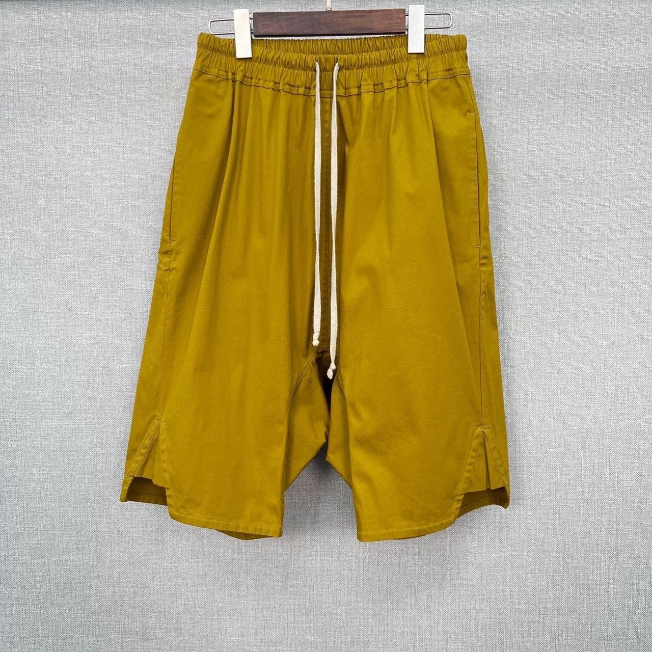 Rick Owens Rick Owens 22SS Yellow Cotton Shorts Size US 32 / EU 48 - 2 Thumbnail