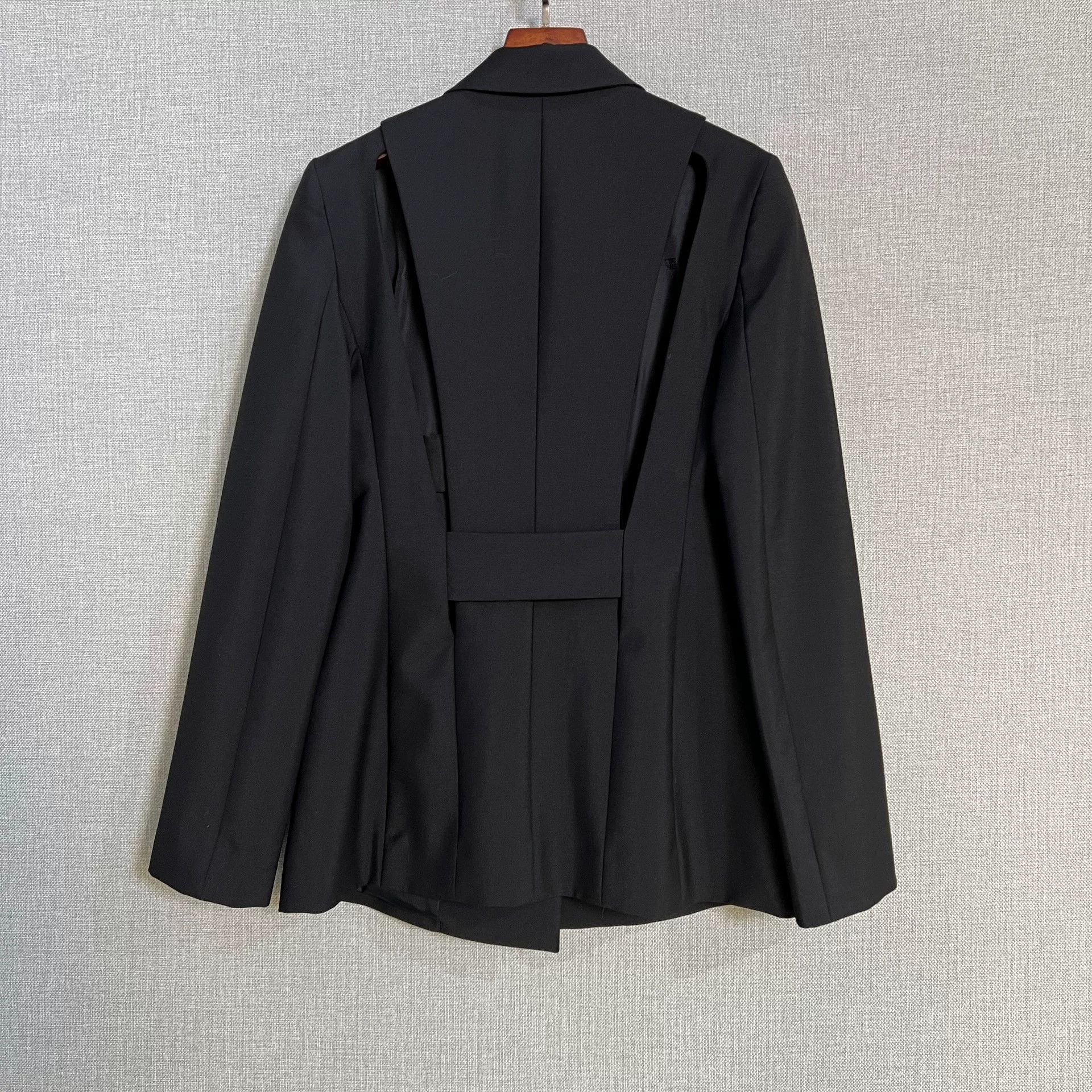 Givenchy Givenchy Black Lock Clasp Blazer Size US M / EU 48-50 / 2 - 2 Thumbnail