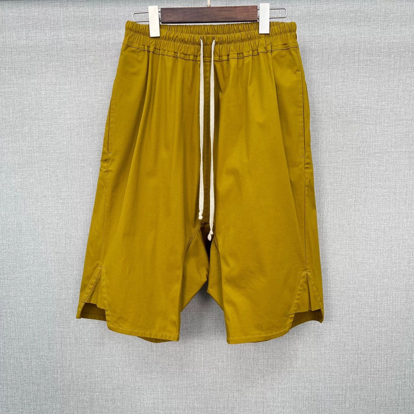 Rick Owens Rick Owens 22SS Yellow Rigid Cotton Drawstring Shorts Size US 32 / EU 48 - 2 Thumbnail