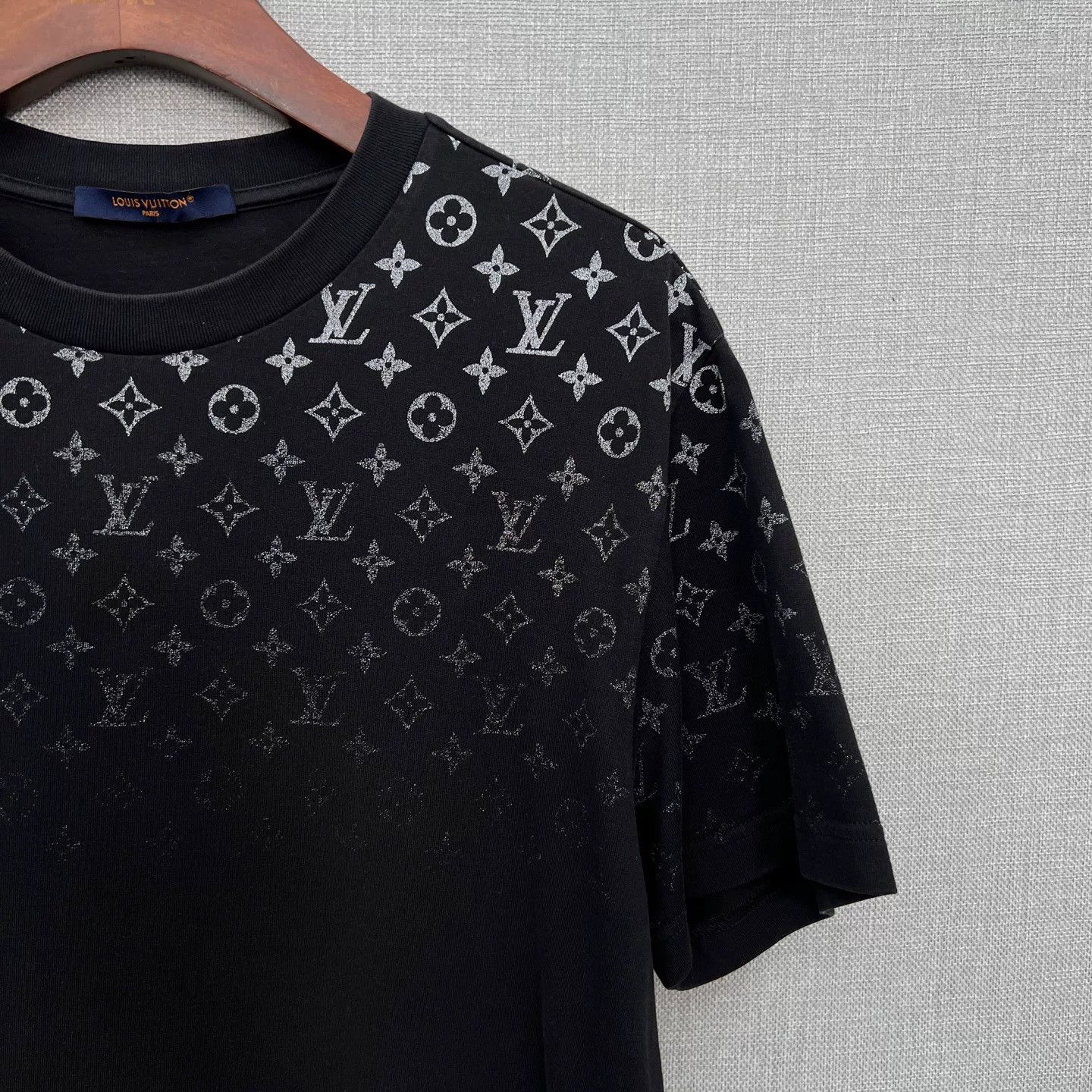 Louis Vuitton Louis Vuitton Monogram Logo Short-Sleeve Size US L / EU 52-54 / 3 - 3 Thumbnail
