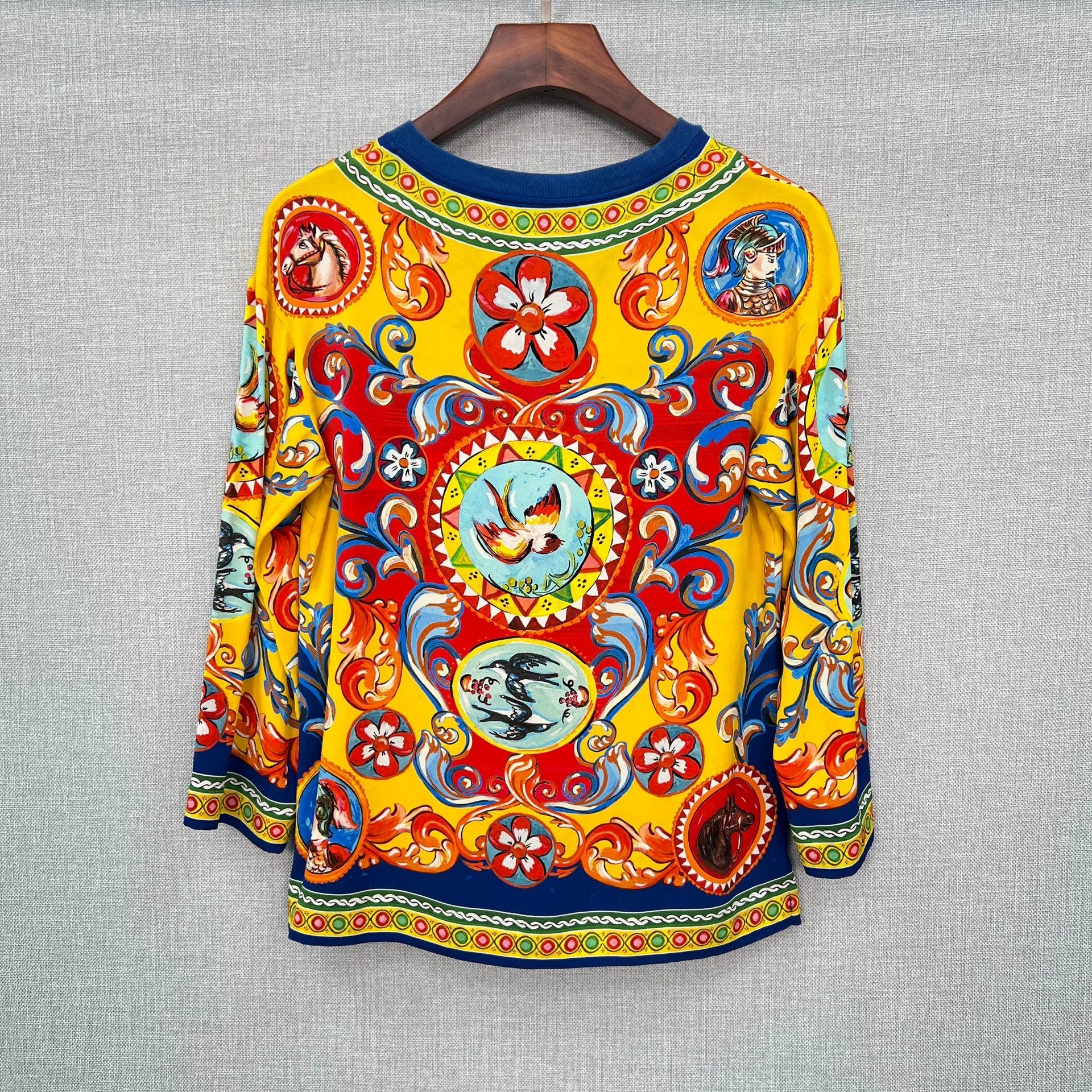 Dolce & Gabbana Dolce&Gabbana Silk Court Oil Painting Top Size S / US 4 / IT 40 - 2 Thumbnail
