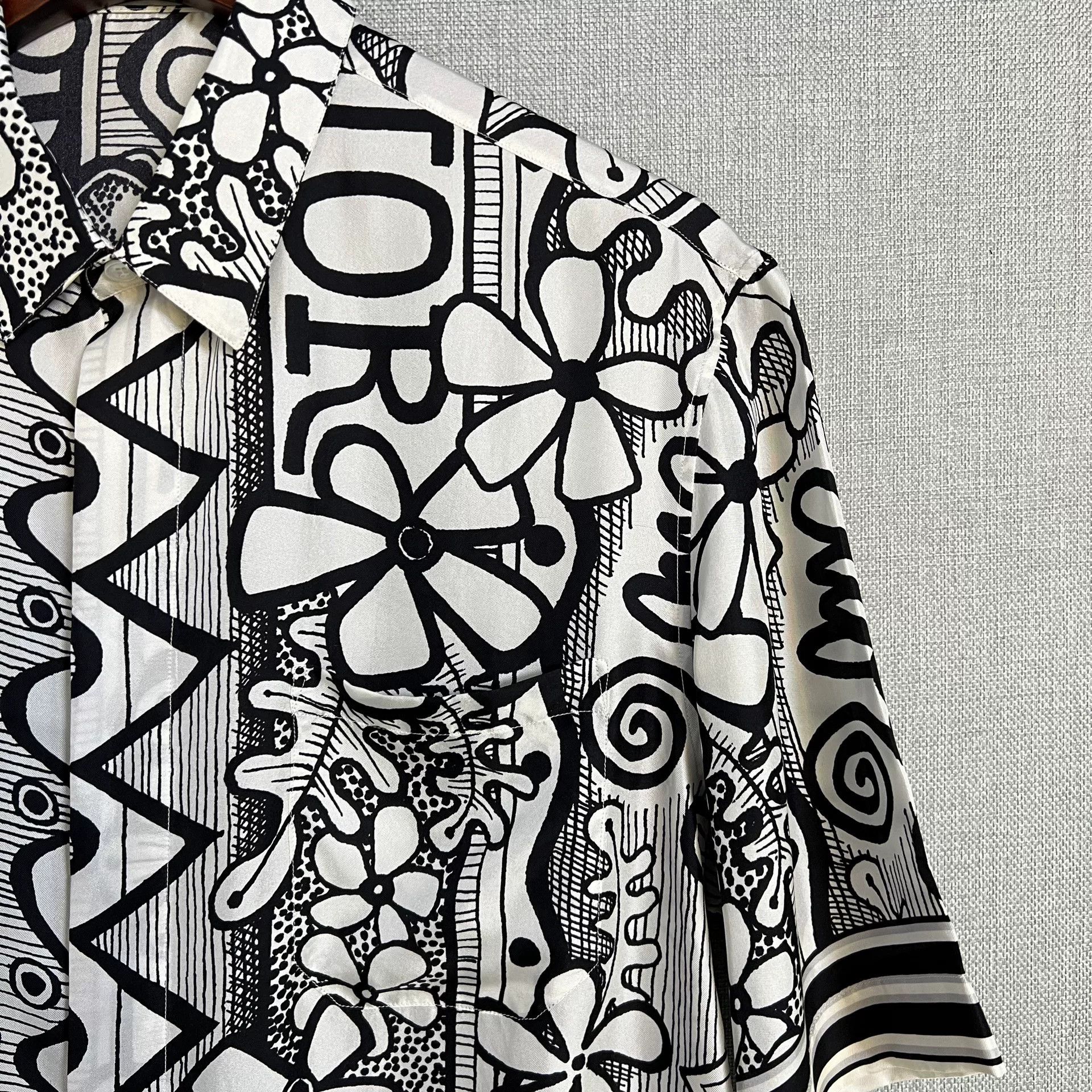 Dior Dior x Stussy Graffiti Floral S/S Shirt Size US M / EU 48-50 / 2 - 3 Thumbnail