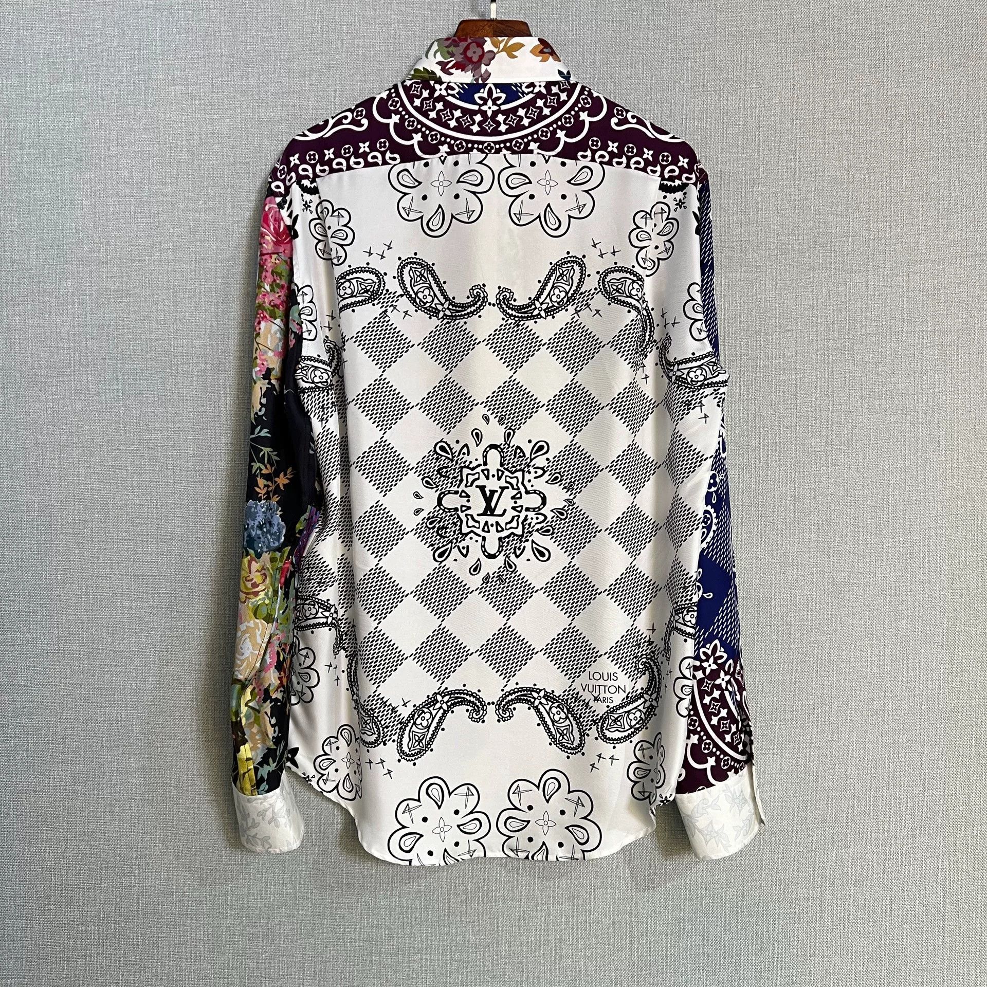Louis Vuitton Louis Vuitton Floral Monogram Silk Shirt Size L / US 10 / IT 46 - 2 Thumbnail