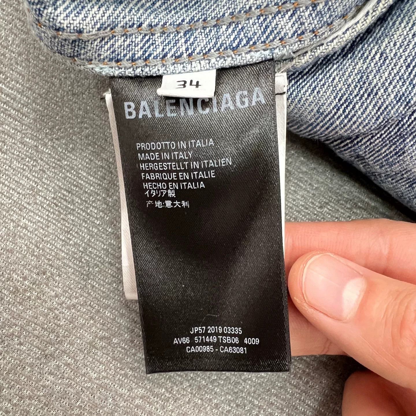 Balenciaga Balenciaga Distressed Rhinestone Logo Denim Jacket Size XXS / US 00 / IT 34 - 6 Thumbnail