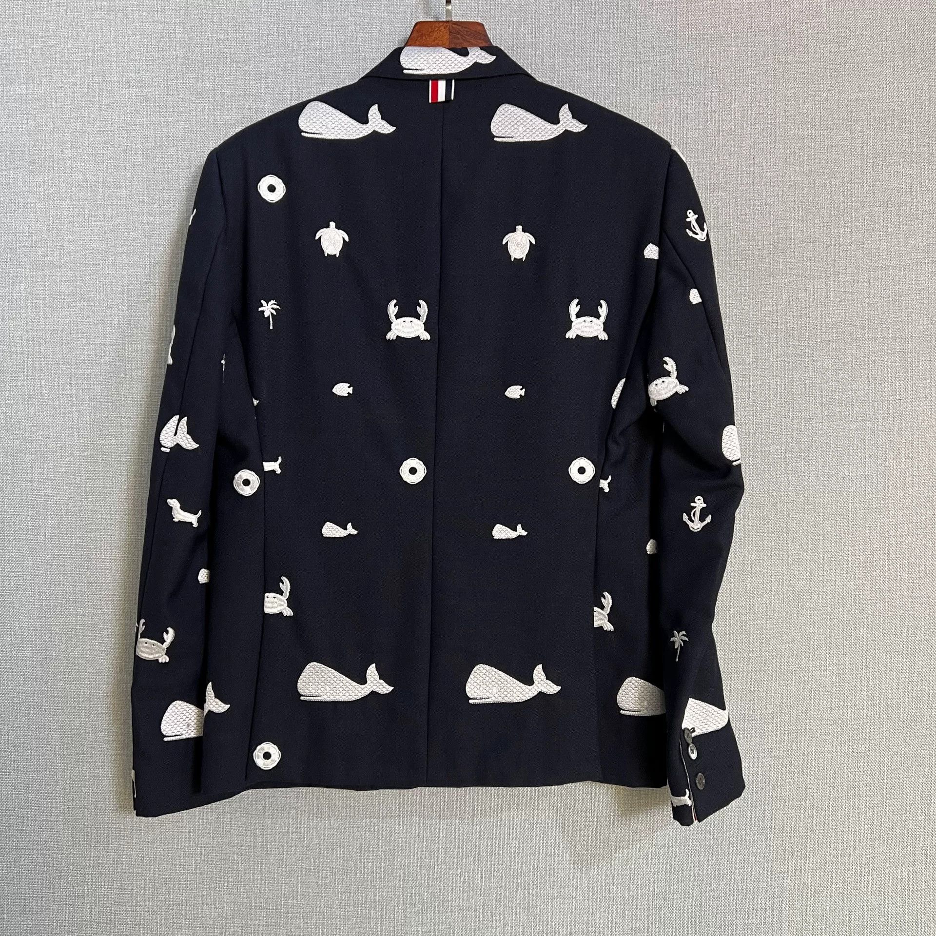 Thom Browne Thom Browne Whale Embroidery Suit Jacket Size US XL / EU 56 / 4 - 2 Thumbnail