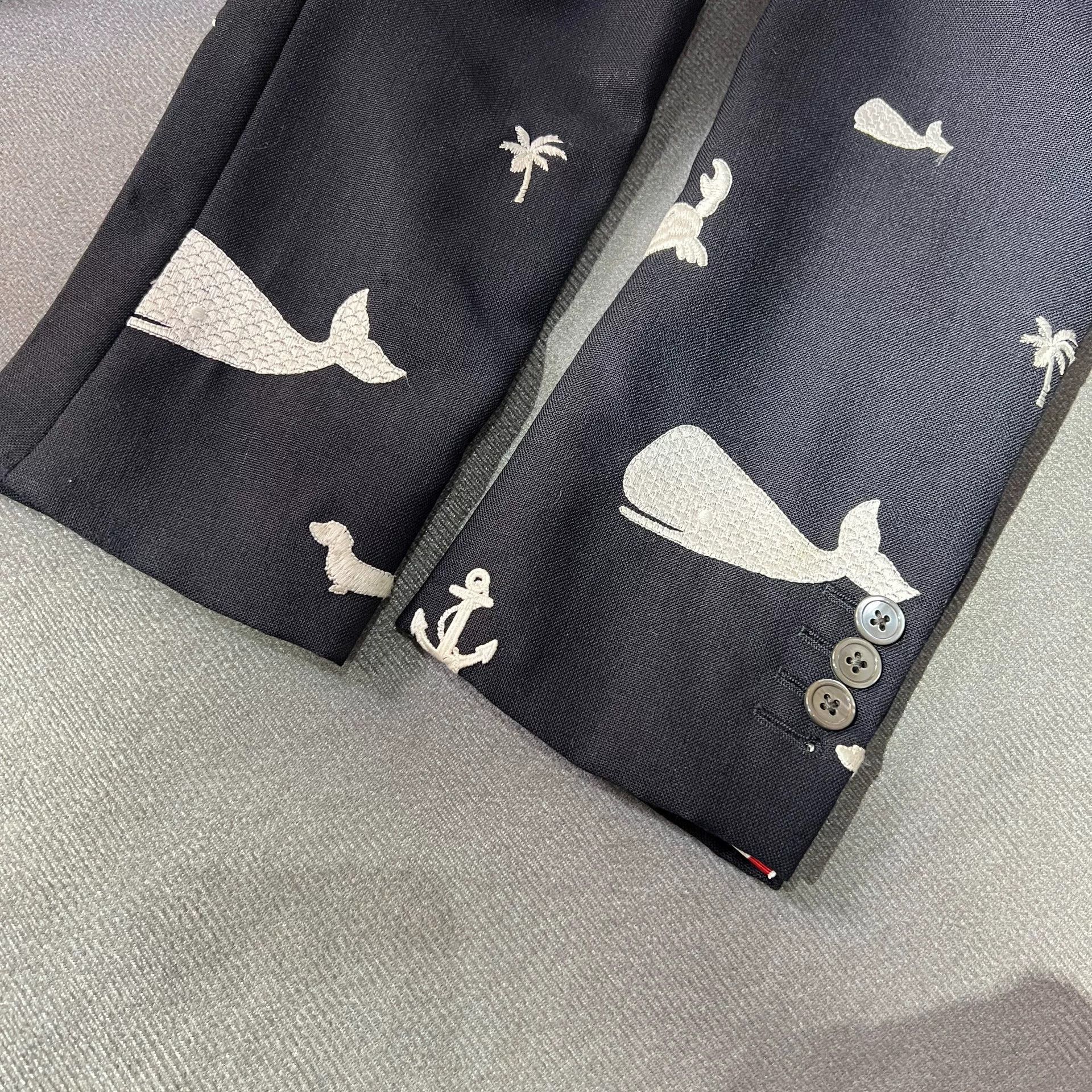Thom Browne Thom Browne Whale Embroidery Suit Jacket Size US XL / EU 56 / 4 - 4 Thumbnail