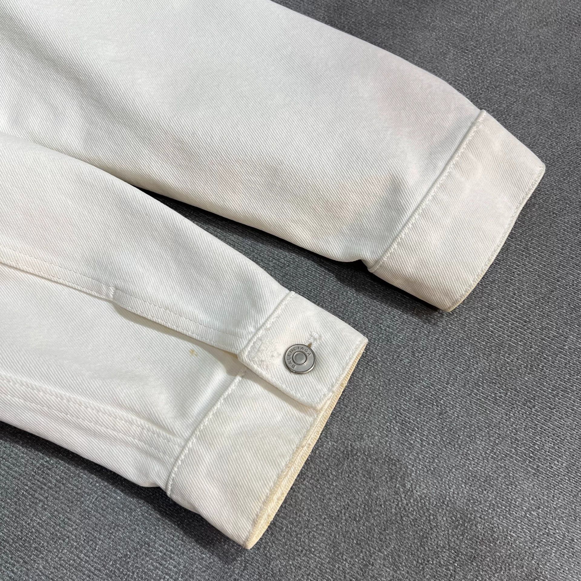 Balenciaga Balenciaga White Back Logo Denim Jacket Size XXS / US 00 / IT 34 - 4 Thumbnail