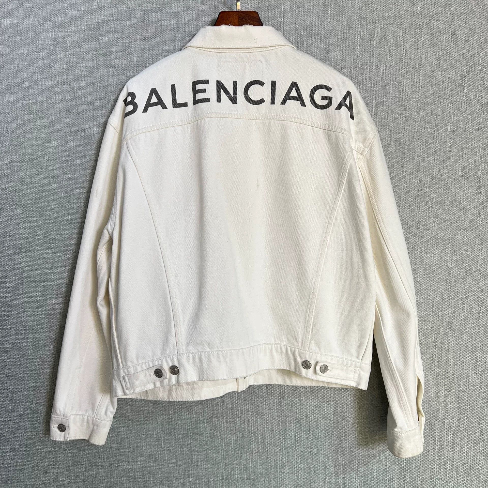 Balenciaga Balenciaga White Back Logo Denim Jacket Size XXS / US 00 / IT 34 - 2 Thumbnail