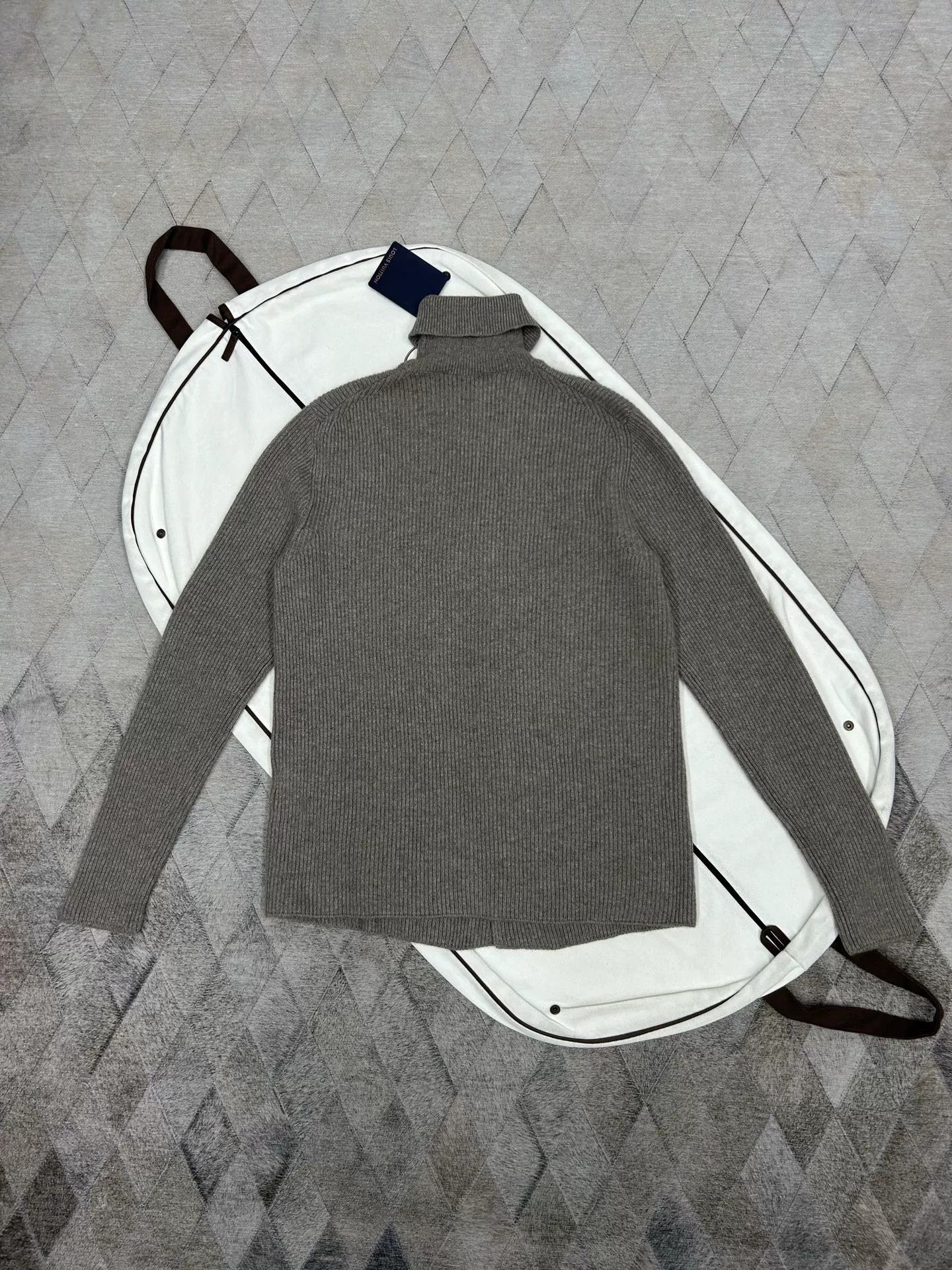 Louis Vuitton LV Cashmere Turtleneck Sweater Size US L / EU 52-54 / 3 - 4 Thumbnail