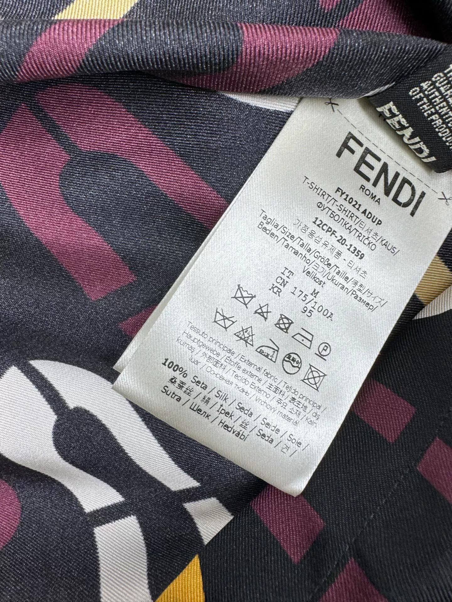 Fendi Fendi FF Logo Silk Short-Sleeve Top Size US M / EU 48-50 / 2 - 5 Thumbnail