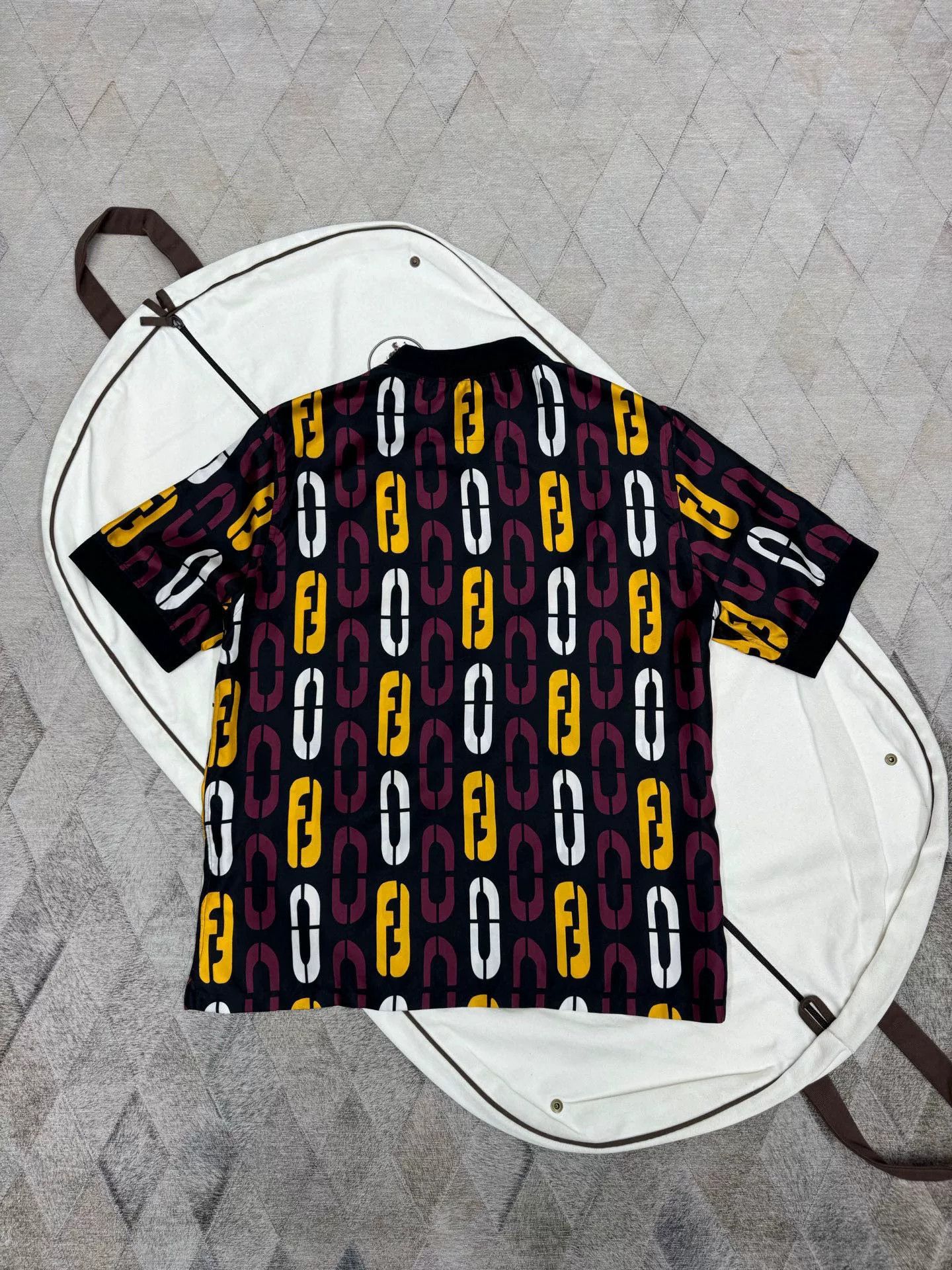 Fendi Fendi FF Logo Silk Short-Sleeve Top Size US M / EU 48-50 / 2 - 6 Thumbnail