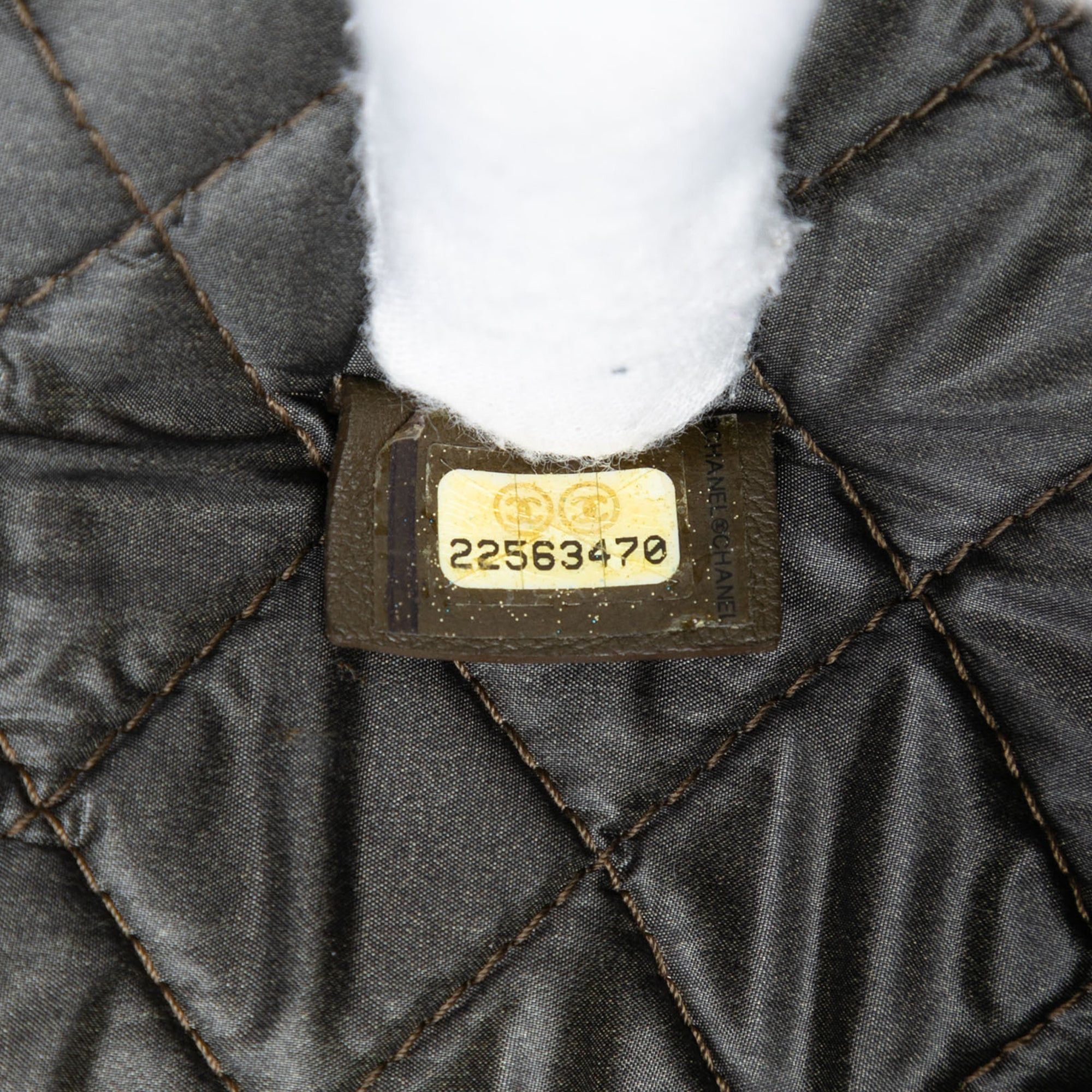 Chanel Large Quilted Caviar Boy O Case Clutch Size ONE SIZE - 6 Thumbnail