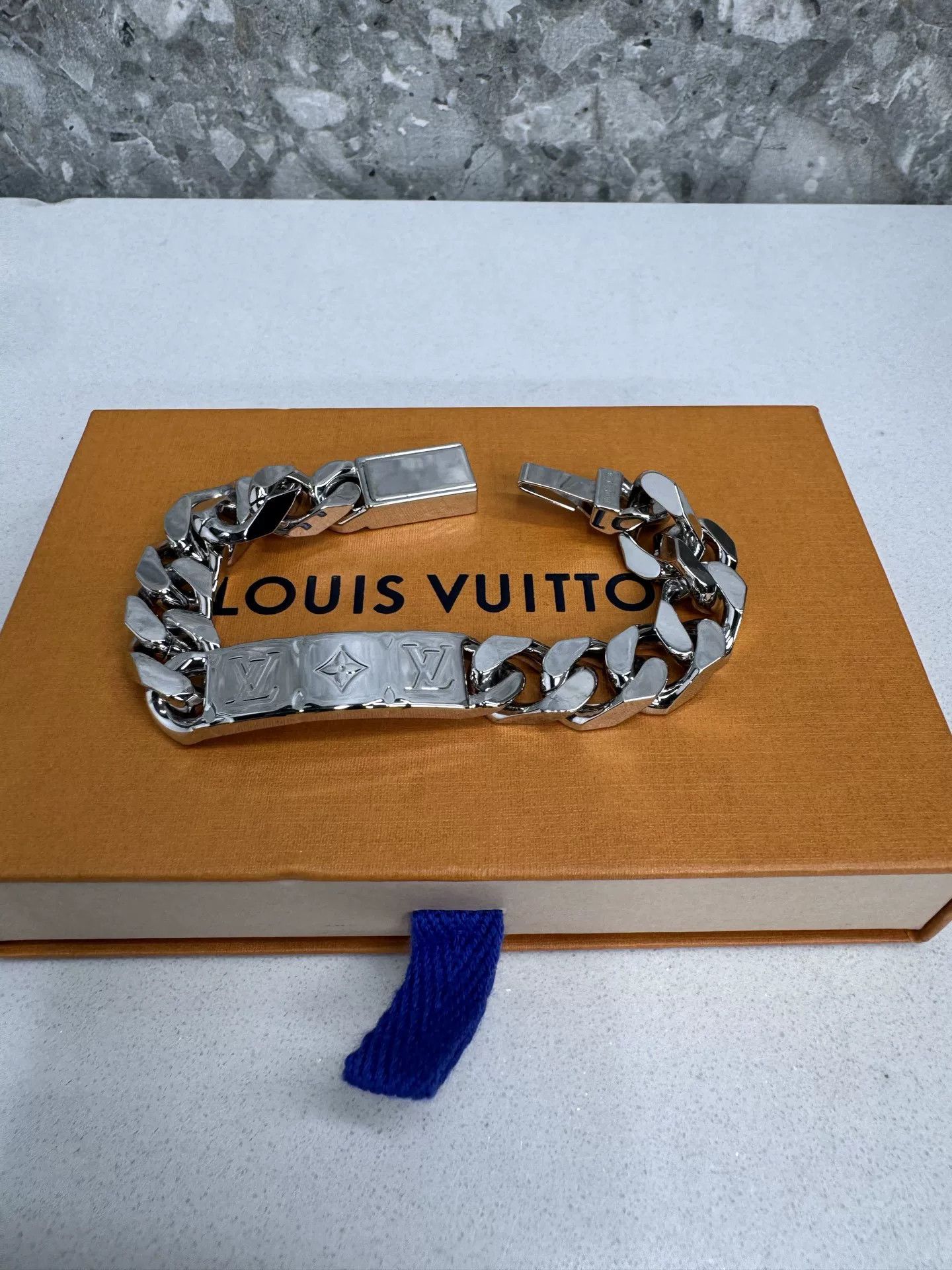 Louis Vuitton Louis Vuitton Colorblock Monogram Cuban Bracelet Size ONE SIZE - 3 Thumbnail