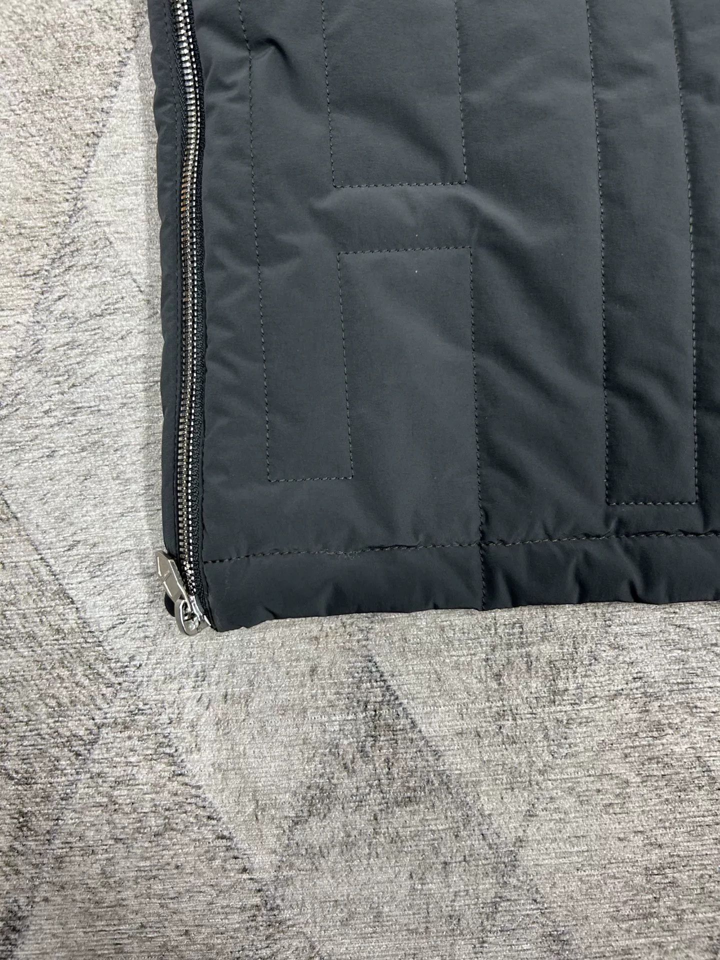 Hermes Hermes Quilted Short-Sleeve Jacket Size US M / EU 48-50 / 2 - 3 Thumbnail