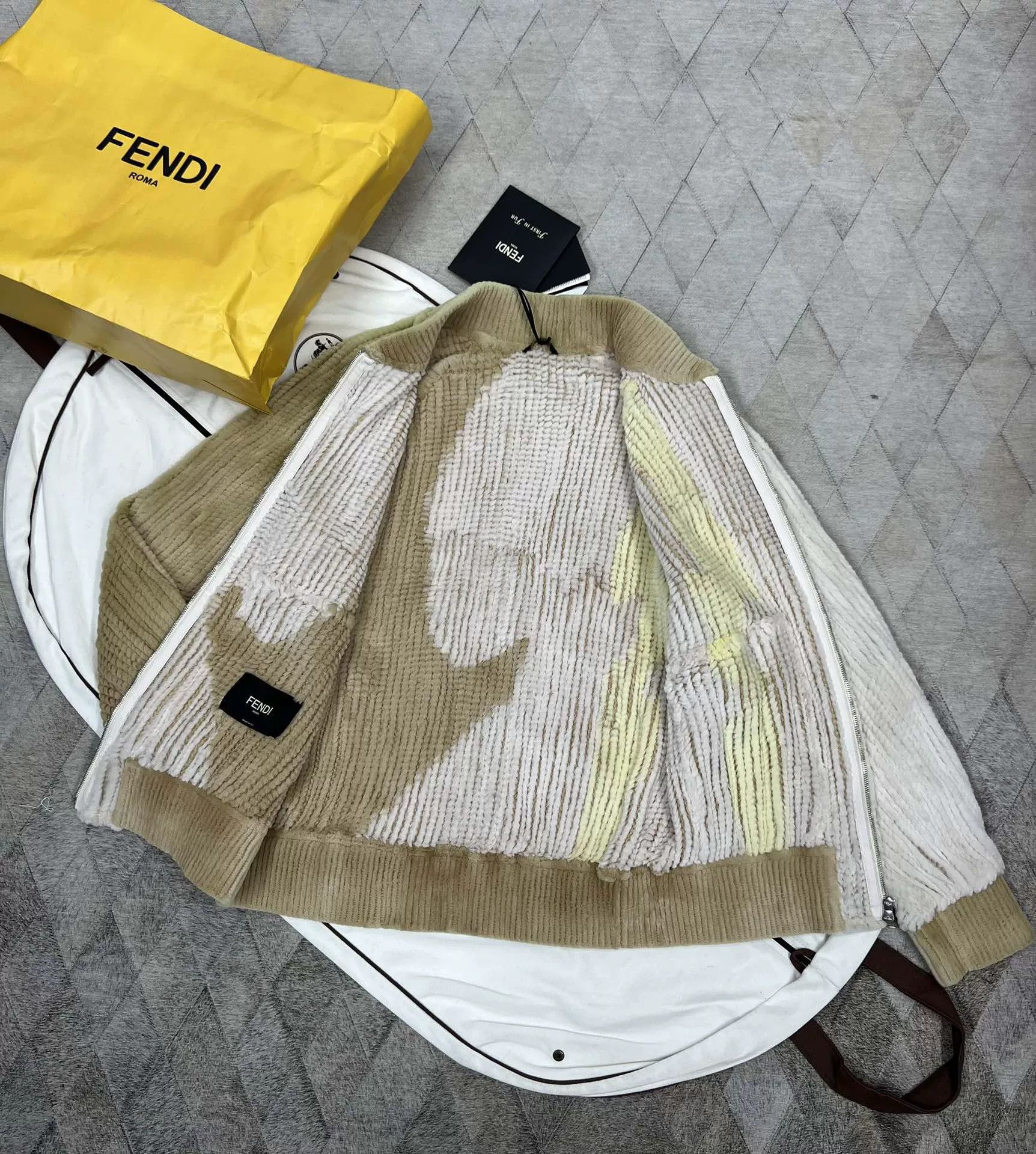 Fendi Fendi Hand-Woven Mink Fur Baseball Jacket Size US M / EU 48-50 / 2 - 7 Thumbnail