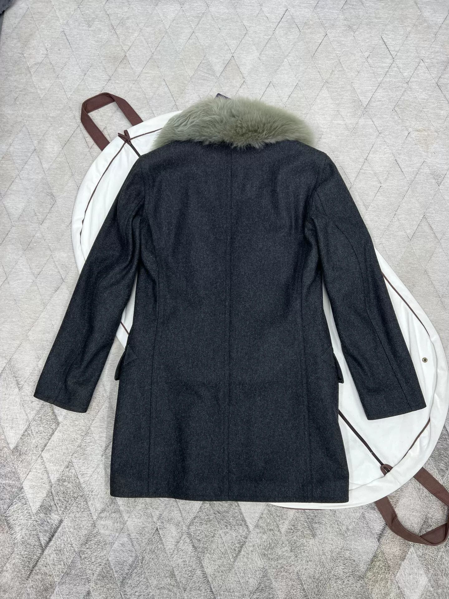Louis Vuitton LV Air Force Fur Coat Size US M / EU 48-50 / 2 - 4 Thumbnail