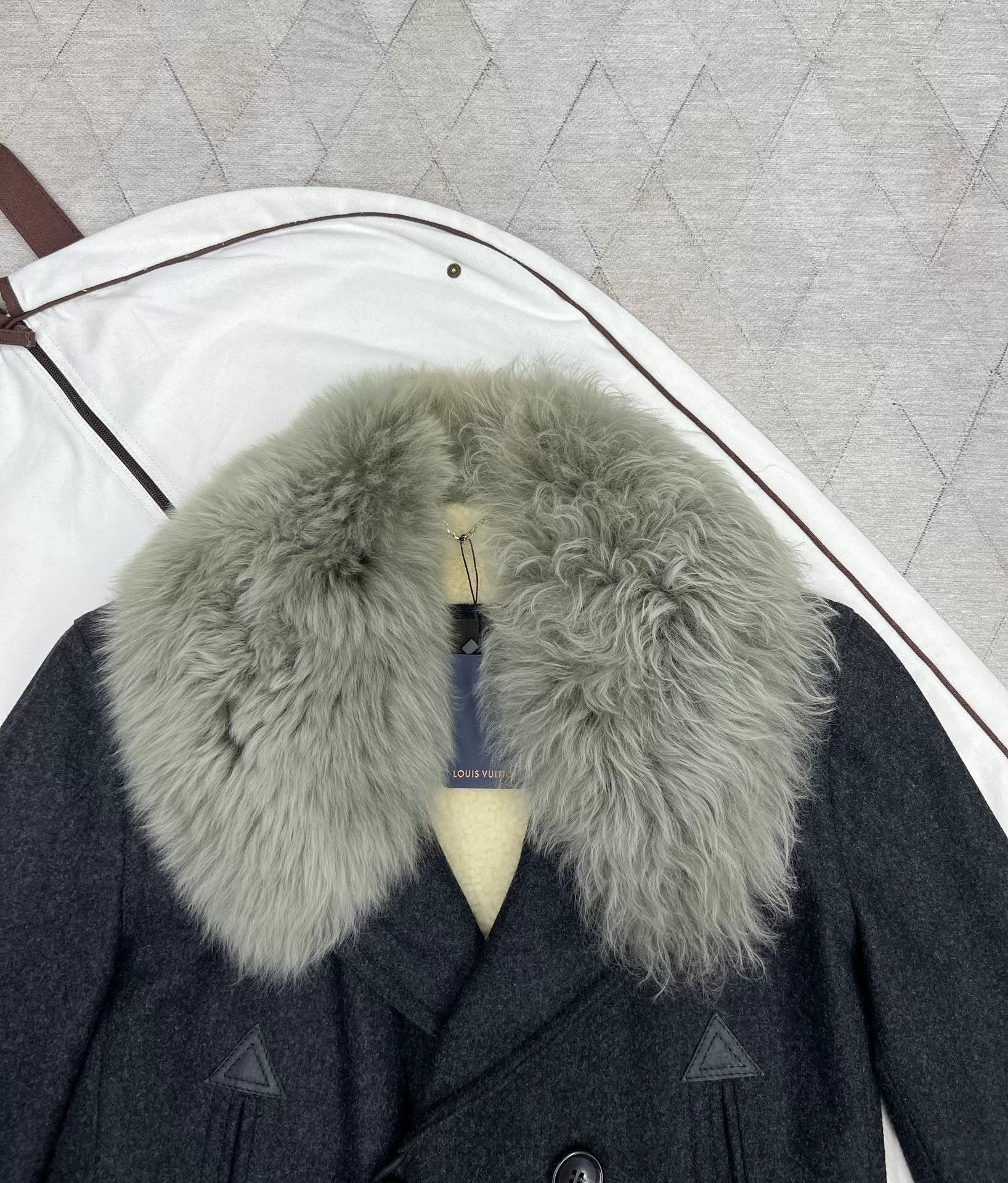 Louis Vuitton LV Air Force Fur Coat Size US M / EU 48-50 / 2 - 2 Thumbnail