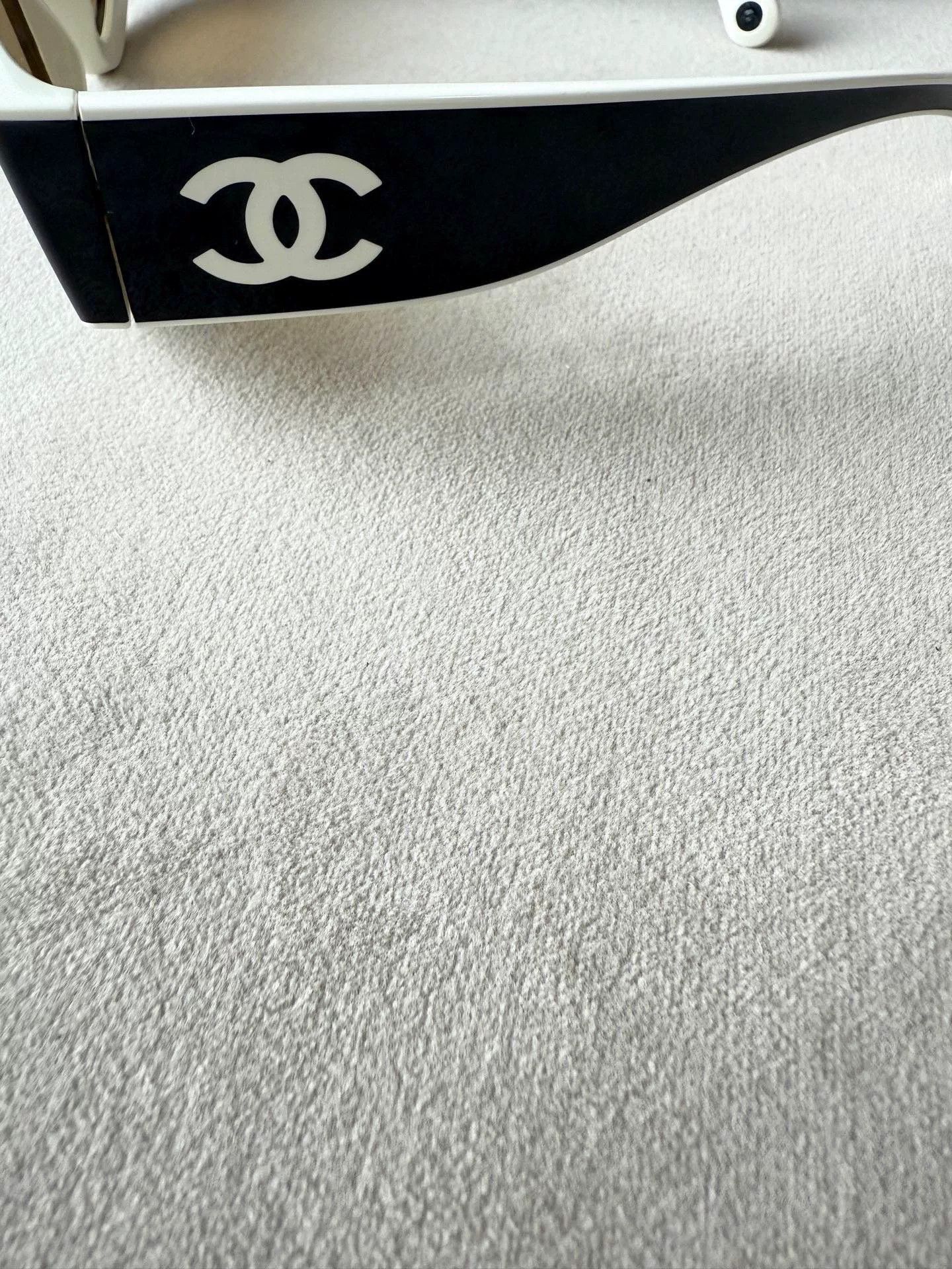Chanel Chanel Black White Cat Eye Sunglasses Size ONE SIZE - 7 Thumbnail