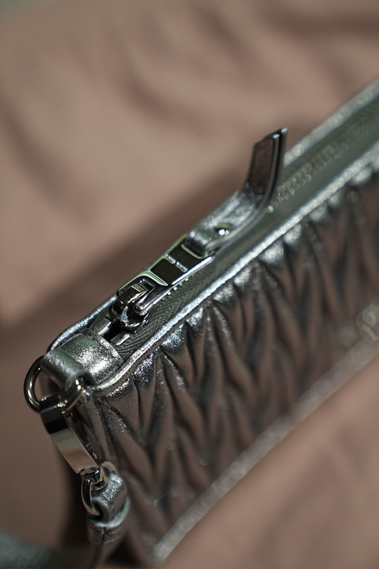 Miu Miu Miu Miu Pleated Leather Silver Clutch Size ONE SIZE - 3 Thumbnail