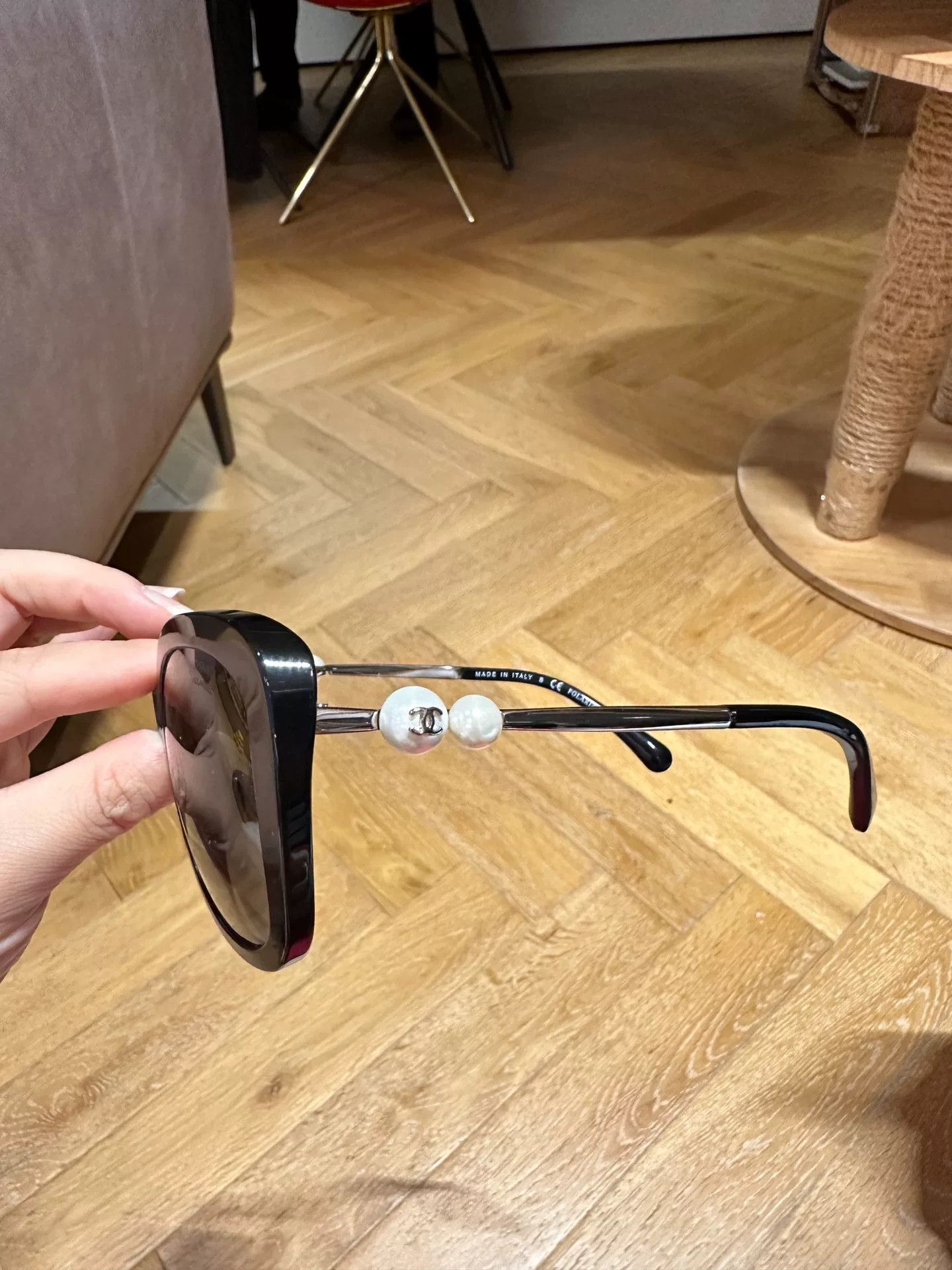 Chanel Chanel Pearl Sunglasses Size ONE SIZE - 6 Thumbnail