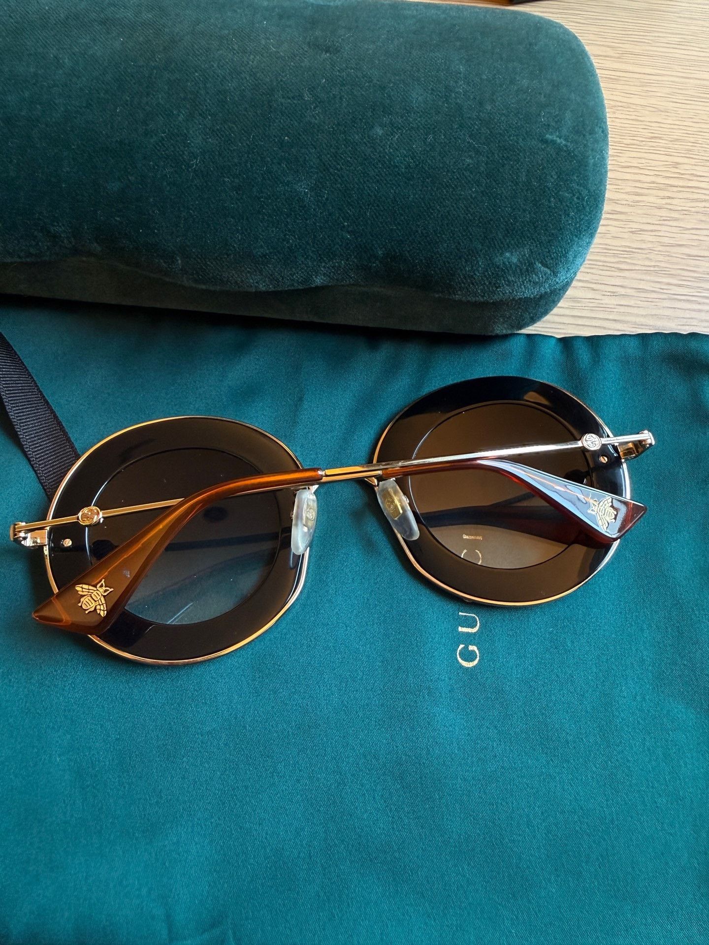 Gucci Gucci Round Frame Gold Bee Sunglasses Size ONE SIZE - 5 Thumbnail