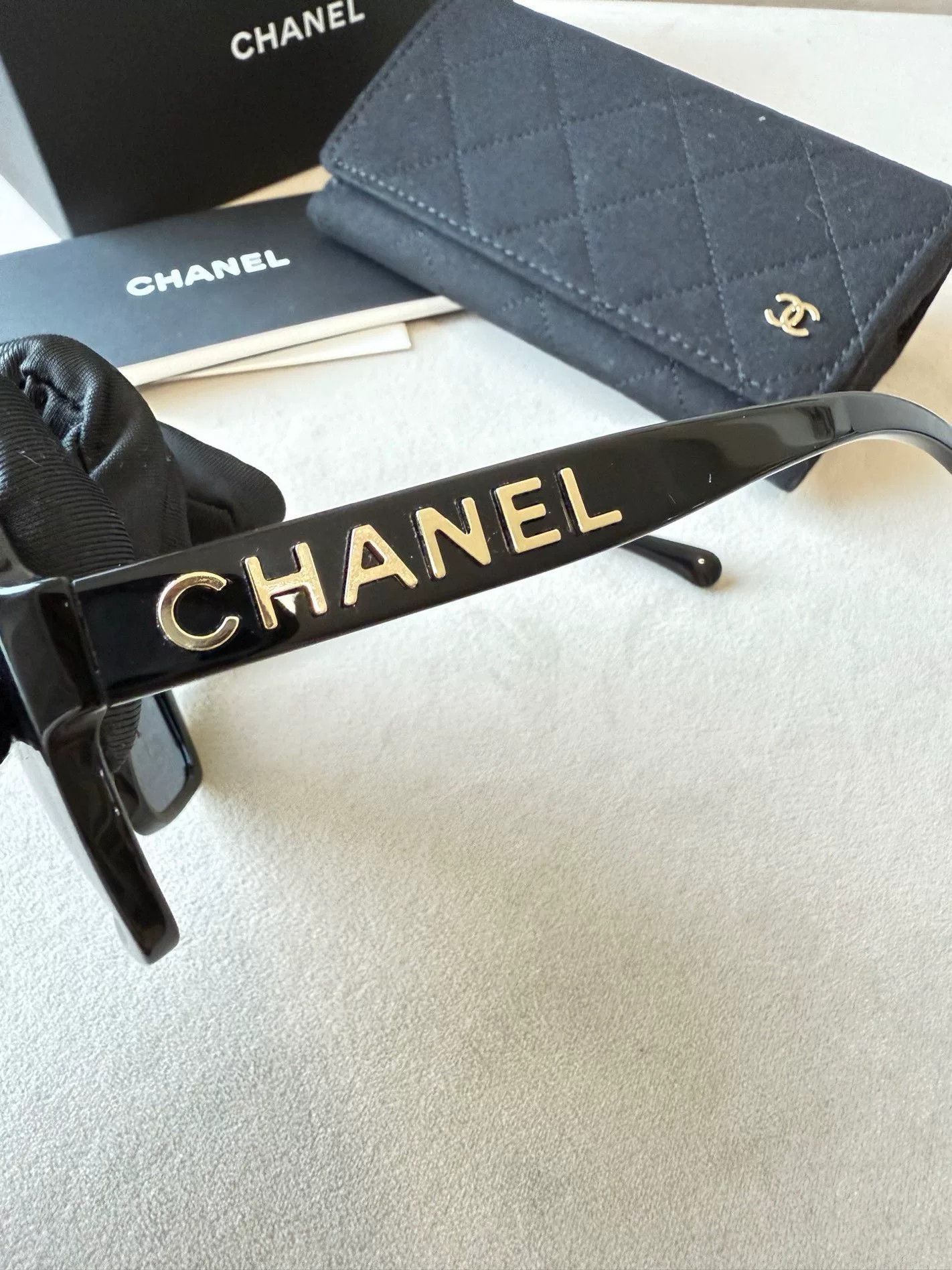 Chanel Chanel Classic Black Gold Sunglasses Size ONE SIZE - 6 Thumbnail