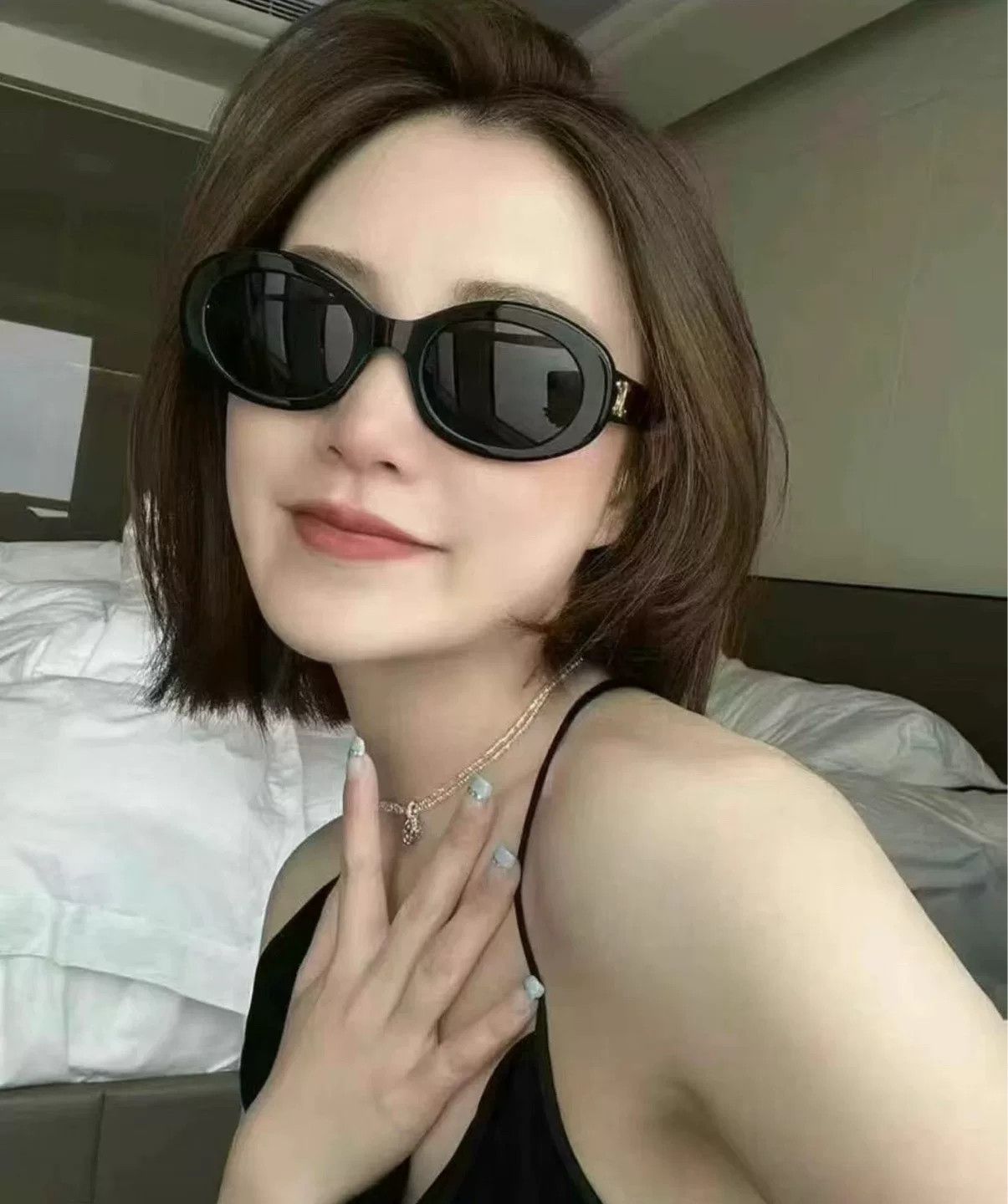 Celine Celine Triomphe Logo Oval Cat-Eye Sunglasses Size ONE SIZE - 3 Thumbnail
