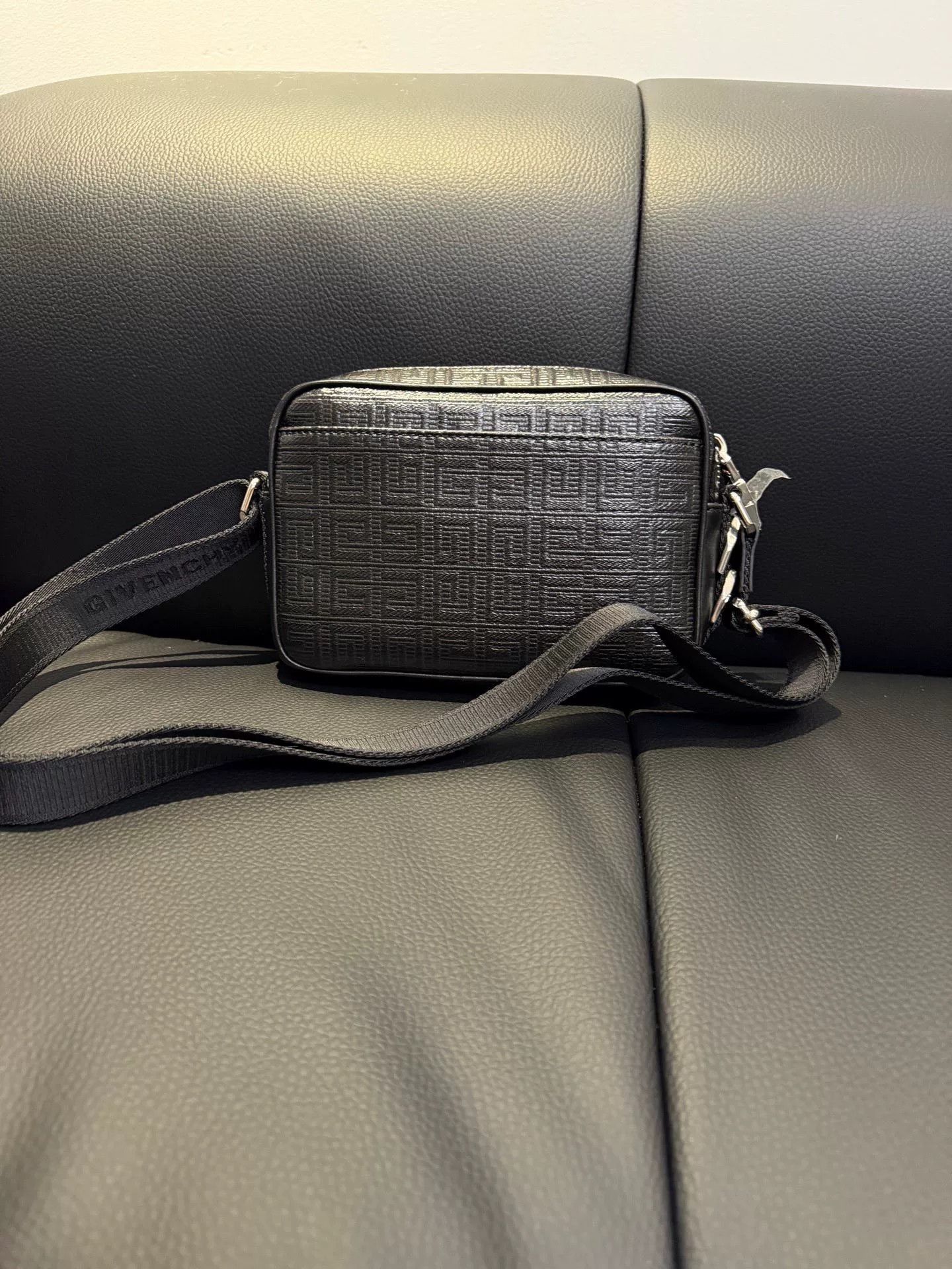 Givenchy Givenchy Black White Camera Bag Size ONE SIZE - 3 Thumbnail