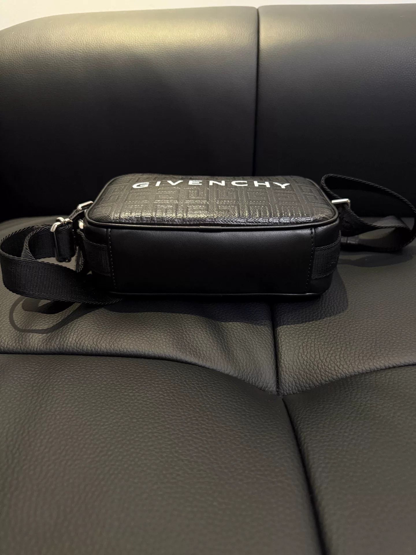 Givenchy Givenchy Black White Camera Bag Size ONE SIZE - 6 Thumbnail