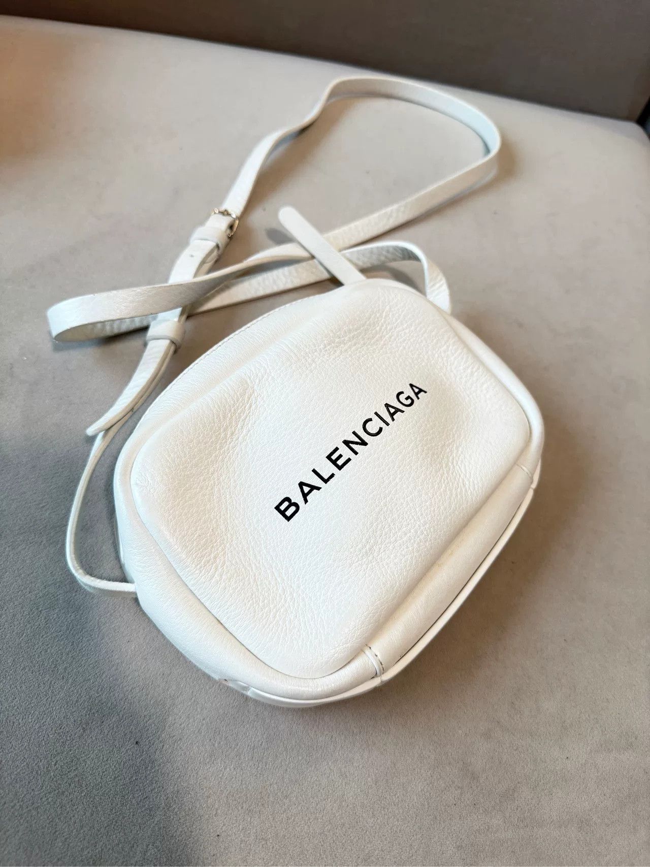 Balenciaga Balenciaga White Calfskin Small Pouch Size ONE SIZE - 4 Thumbnail