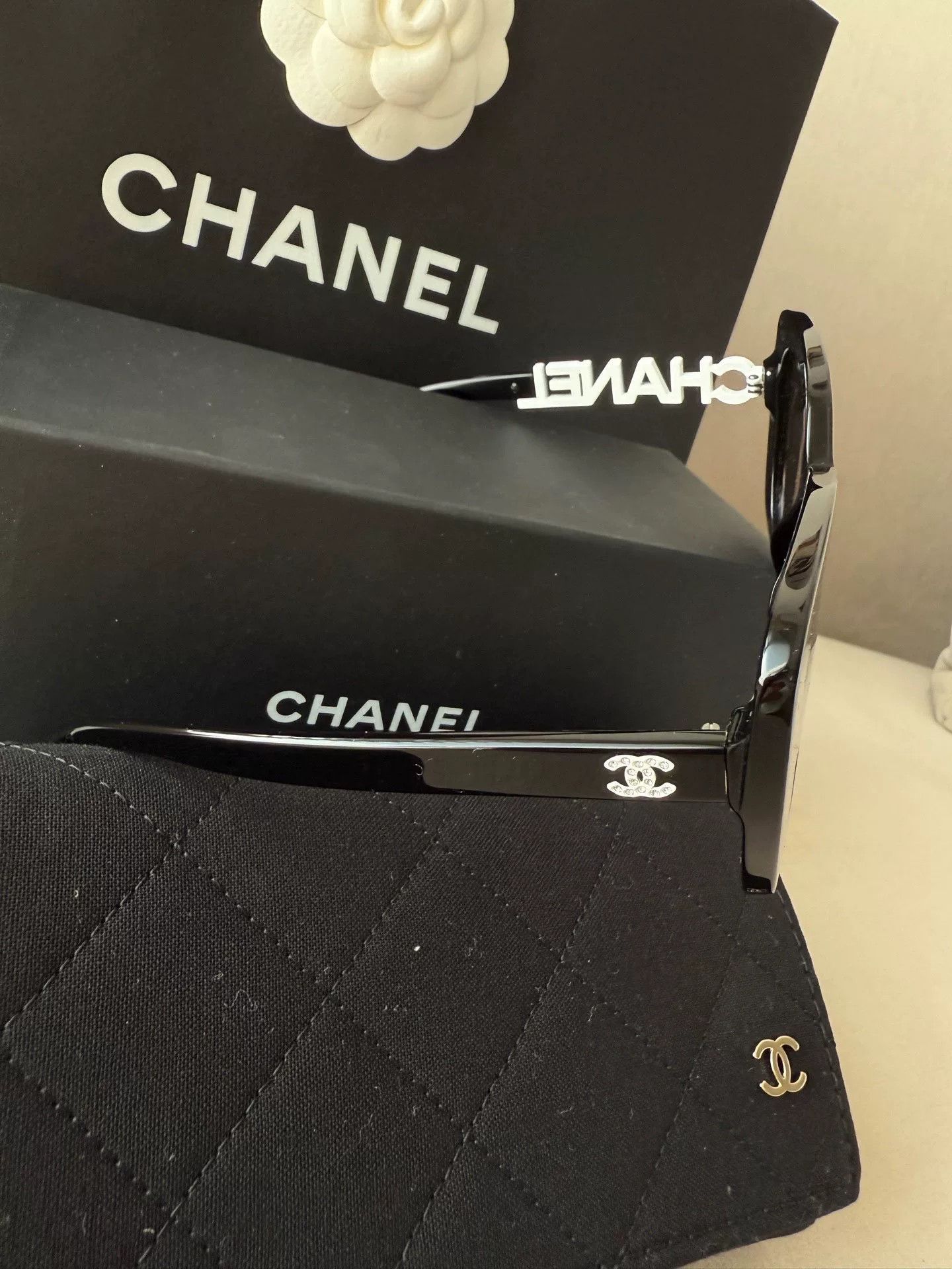 Chanel Chanel New White Diamond Sunglasses Size ONE SIZE - 4 Thumbnail