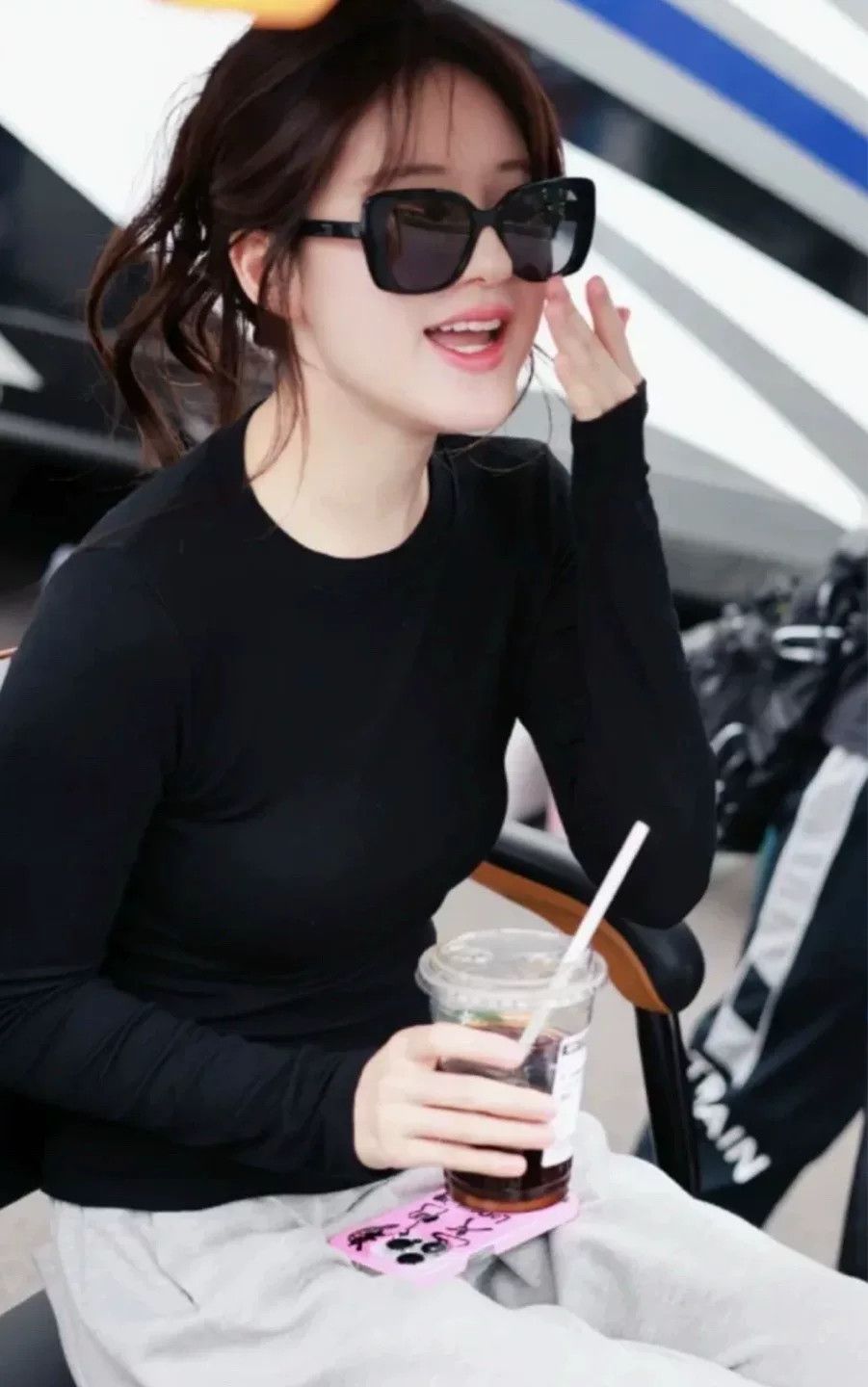Chanel Chanel New White Diamond Sunglasses Size ONE SIZE - 8 Thumbnail