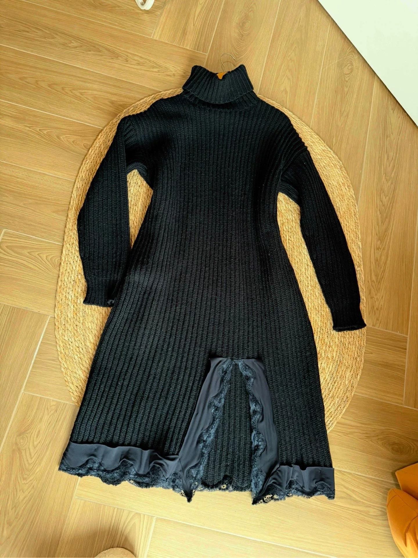 Balenciaga Balenciaga High-Neck Long Sweater Size XS / US 0-2 / IT 36-38 - 2 Thumbnail