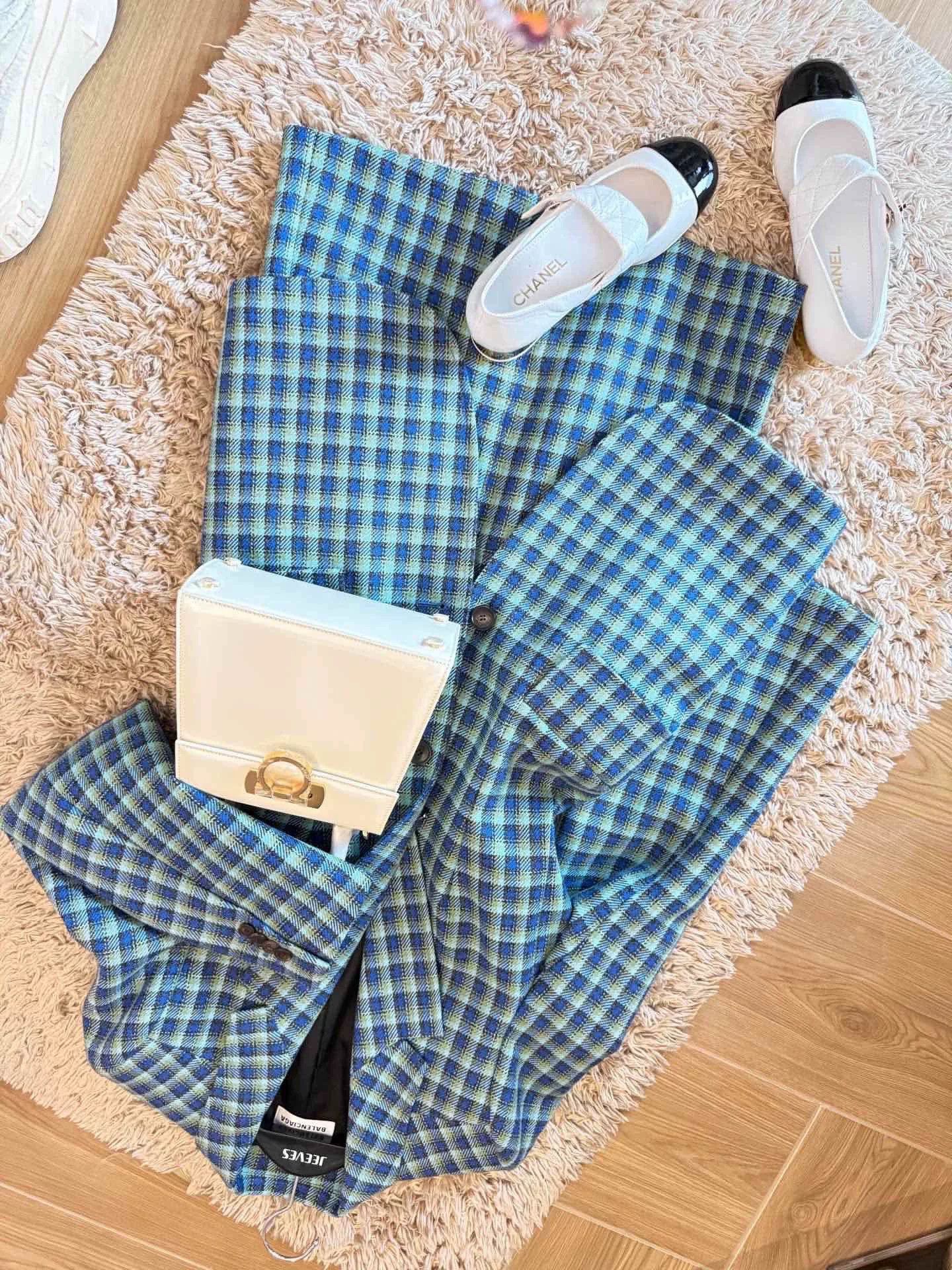 Balenciaga Balenciaga Wool Plaid Suit Size S / US 4 / IT 40 - 2 Thumbnail