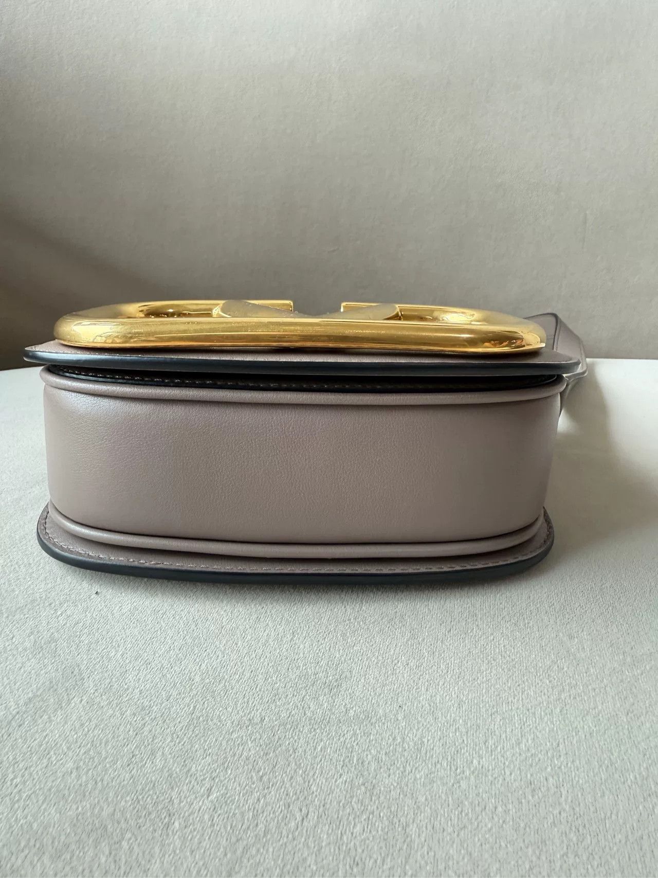 Valentino Valentino Gray Gold Buckle Crossbody Size ONE SIZE - 6 Thumbnail