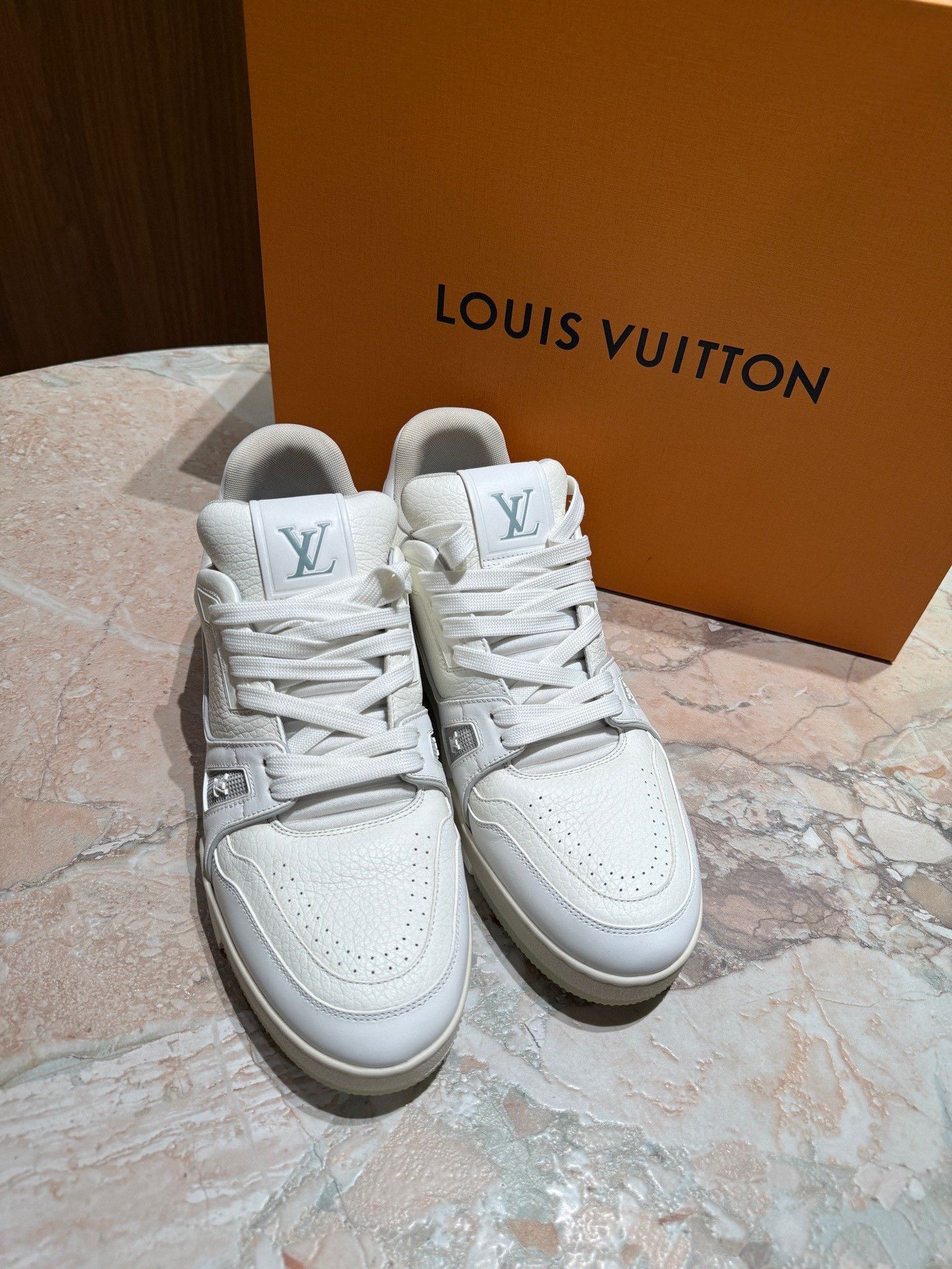 Louis Vuitton LV Trainer Low White Cement Size US 10 / EU 43 - 2 Thumbnail