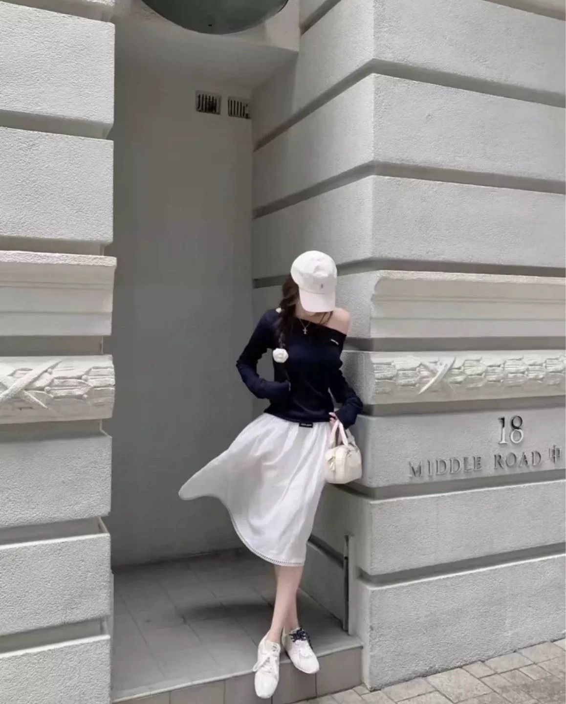 Miu Miu Miu Miu Off-Shoulder Reversible Blue Sweater Size S / US 4 / IT 40 - 3 Thumbnail