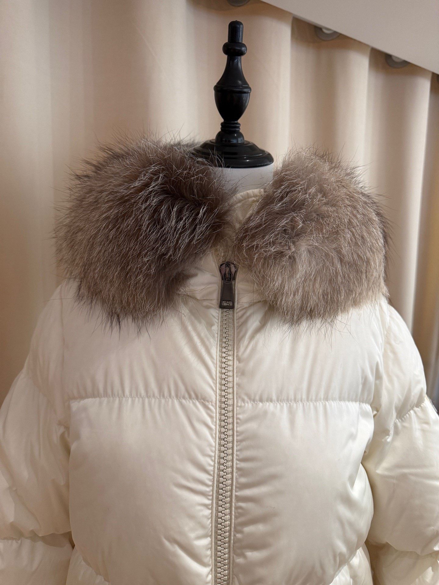 Moncler Moncler Long White Down Jacket Size XS / US 0-2 / IT 36-38 - 4 Thumbnail